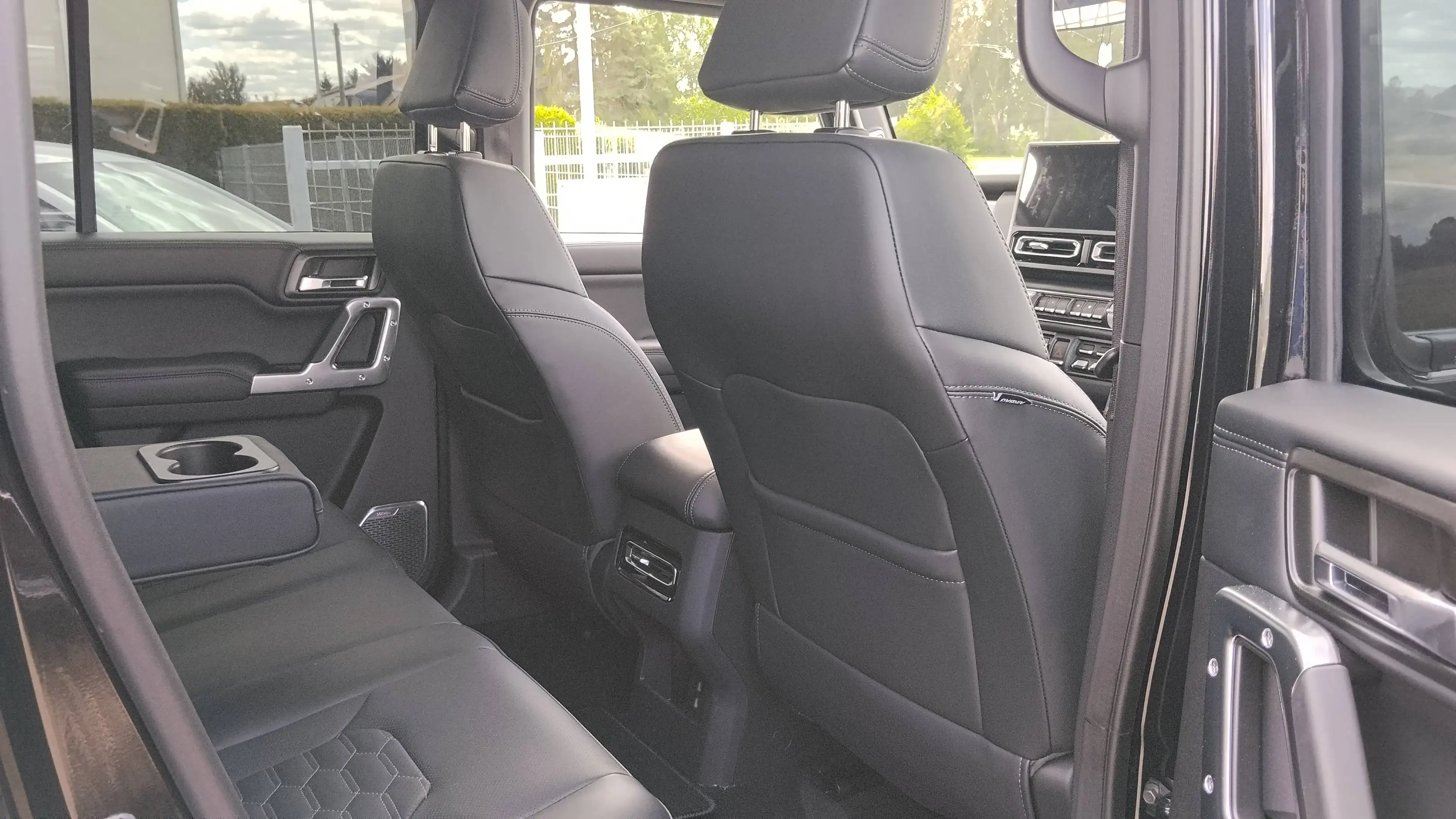BAW 212 4 WD First Edition Leder,Navi,LED,SD,Panorama View,Winde — photo 15