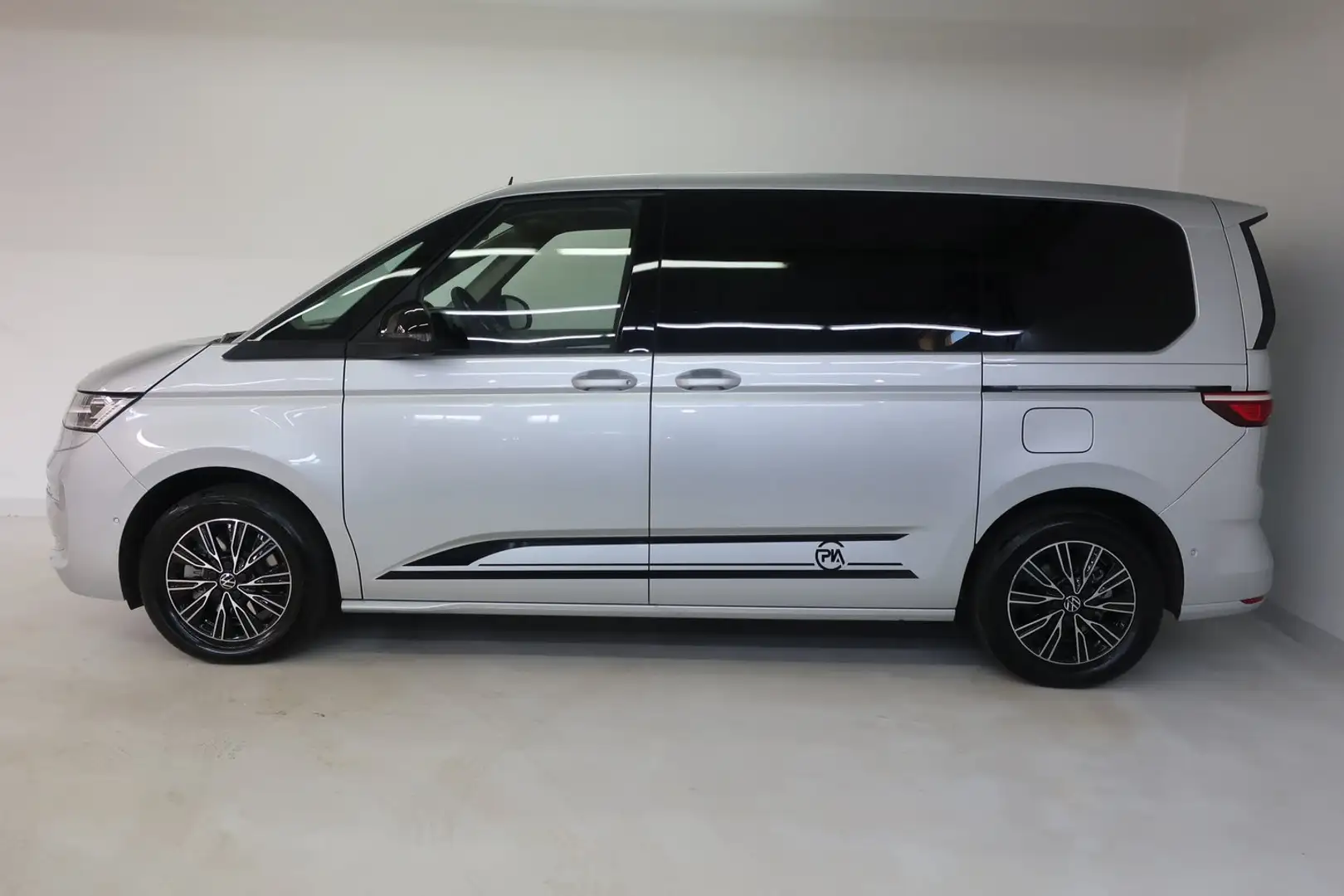Volkswagen T7 Multivan VW T7 Multivan Business eHybrid 180 kW 4MOTION Argent - 2
