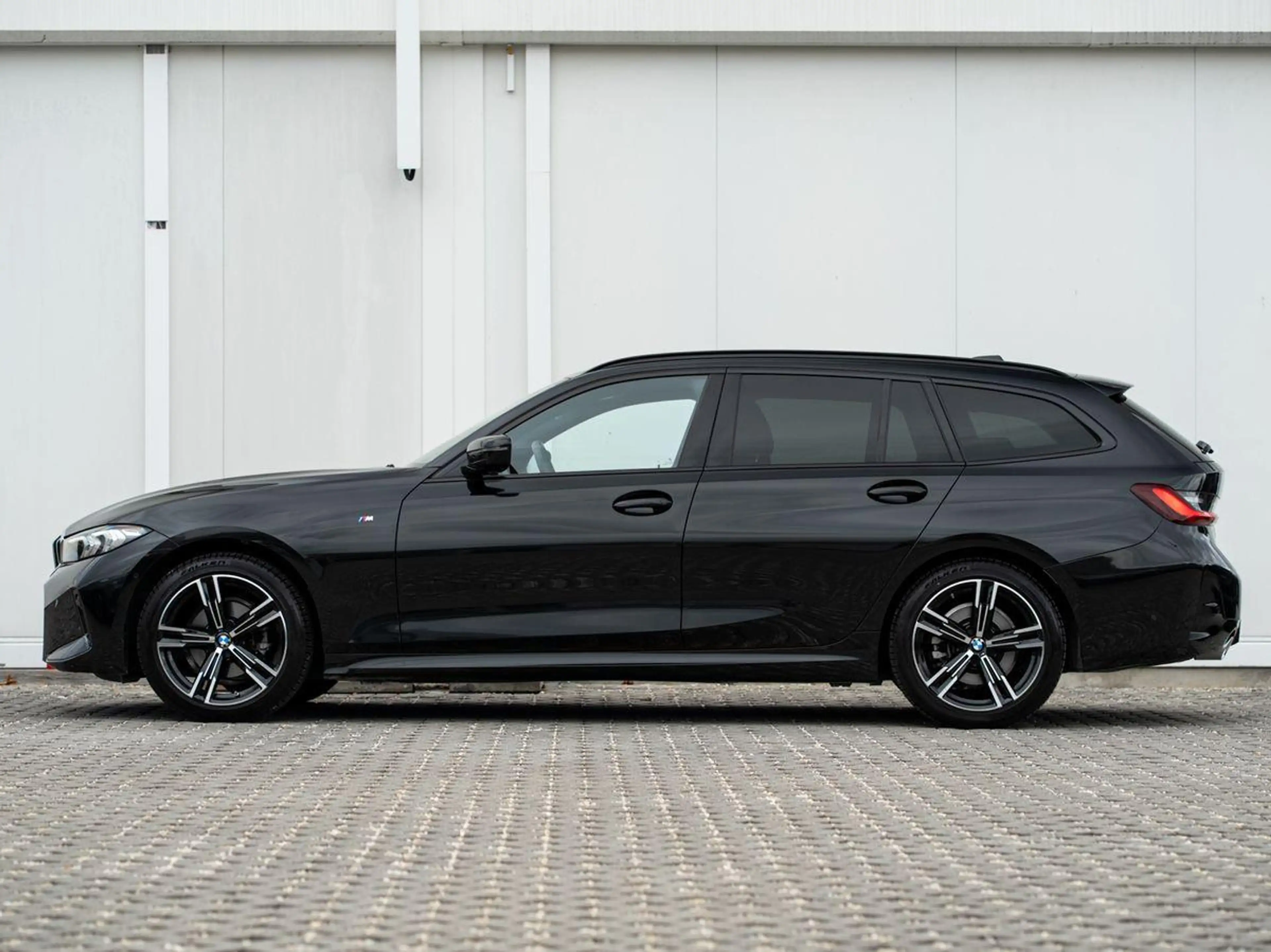 BMW 318 d Tour M-Sport AHK ACC KoZg Wireless S-Glas — photo 9