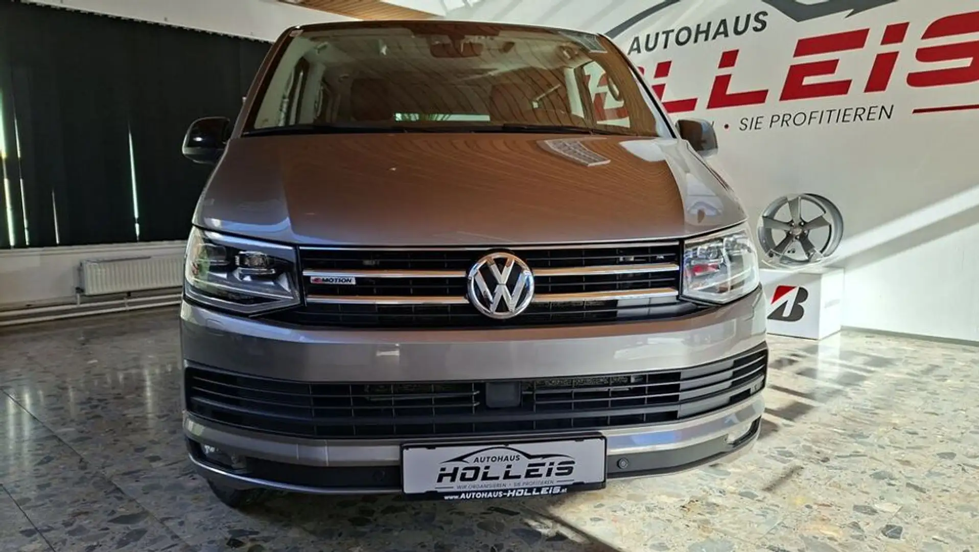 Volkswagen T6 Multivan 4Motion Motor Neu Eintausch möglich Beige - 1