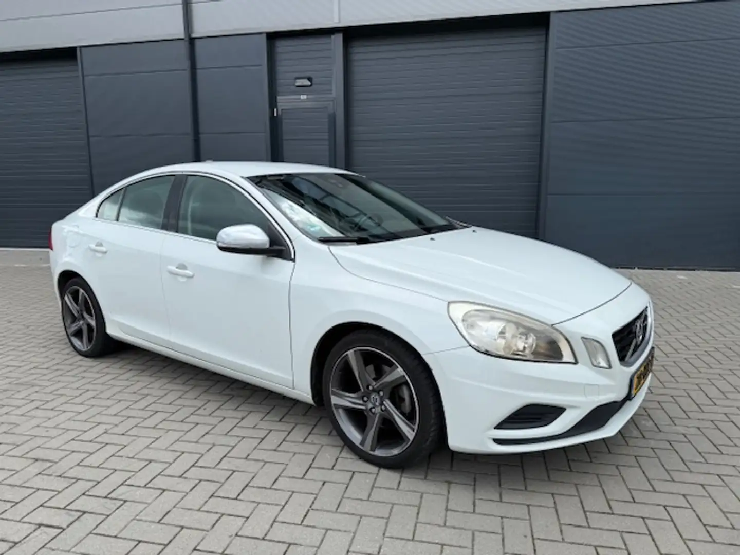 Volvo S60 1.6 T3 R-Design Nette NL Auto ! Alb - 1