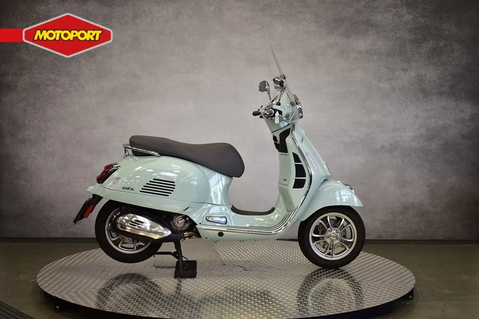Vespa GTS 300 Wit - 1