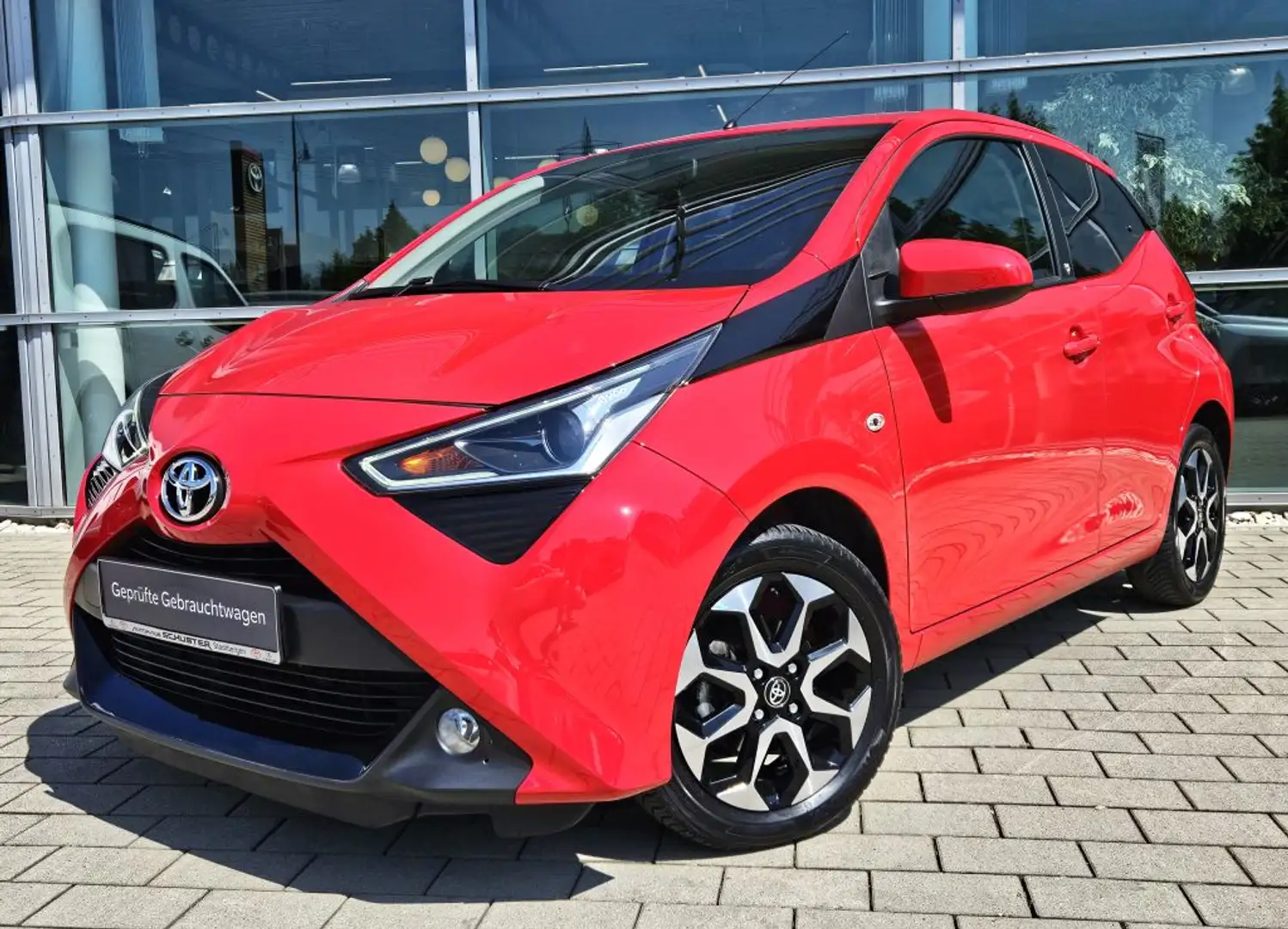 Toyota Aygo X x-shift x-play club Червоний - 2