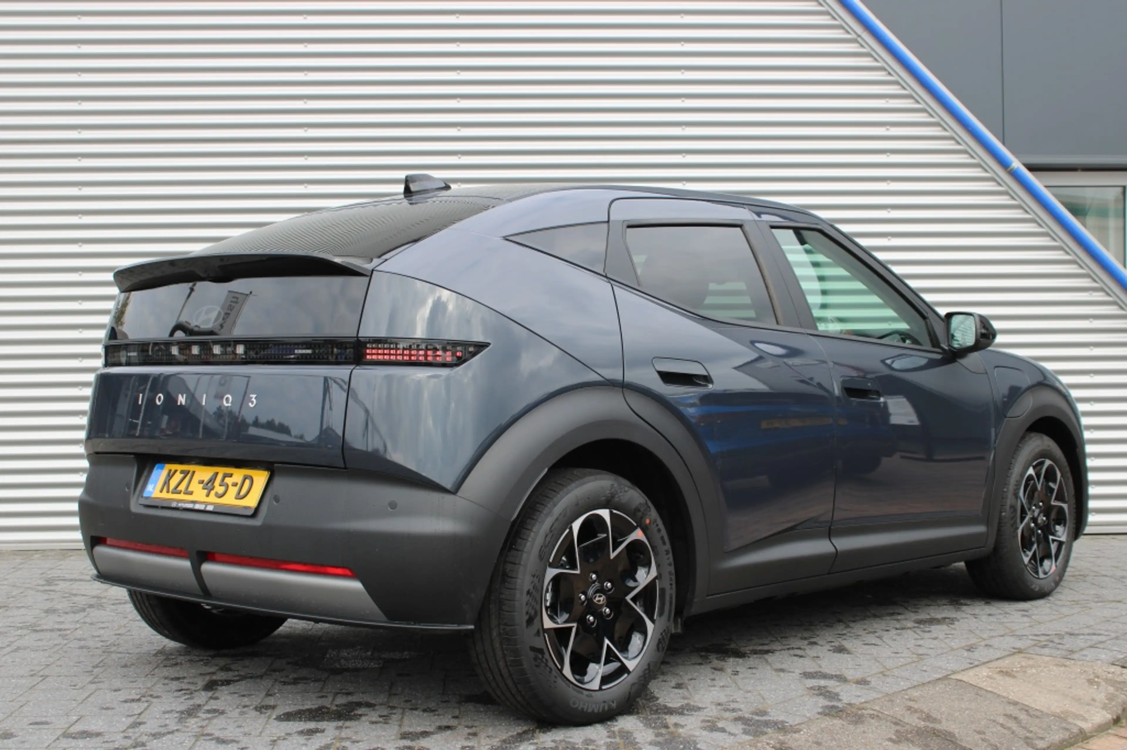 Hyundai IONIQ 3 Vision 61 kWh | PLEOS Connect | Warmtepomp | Groot — photo 3