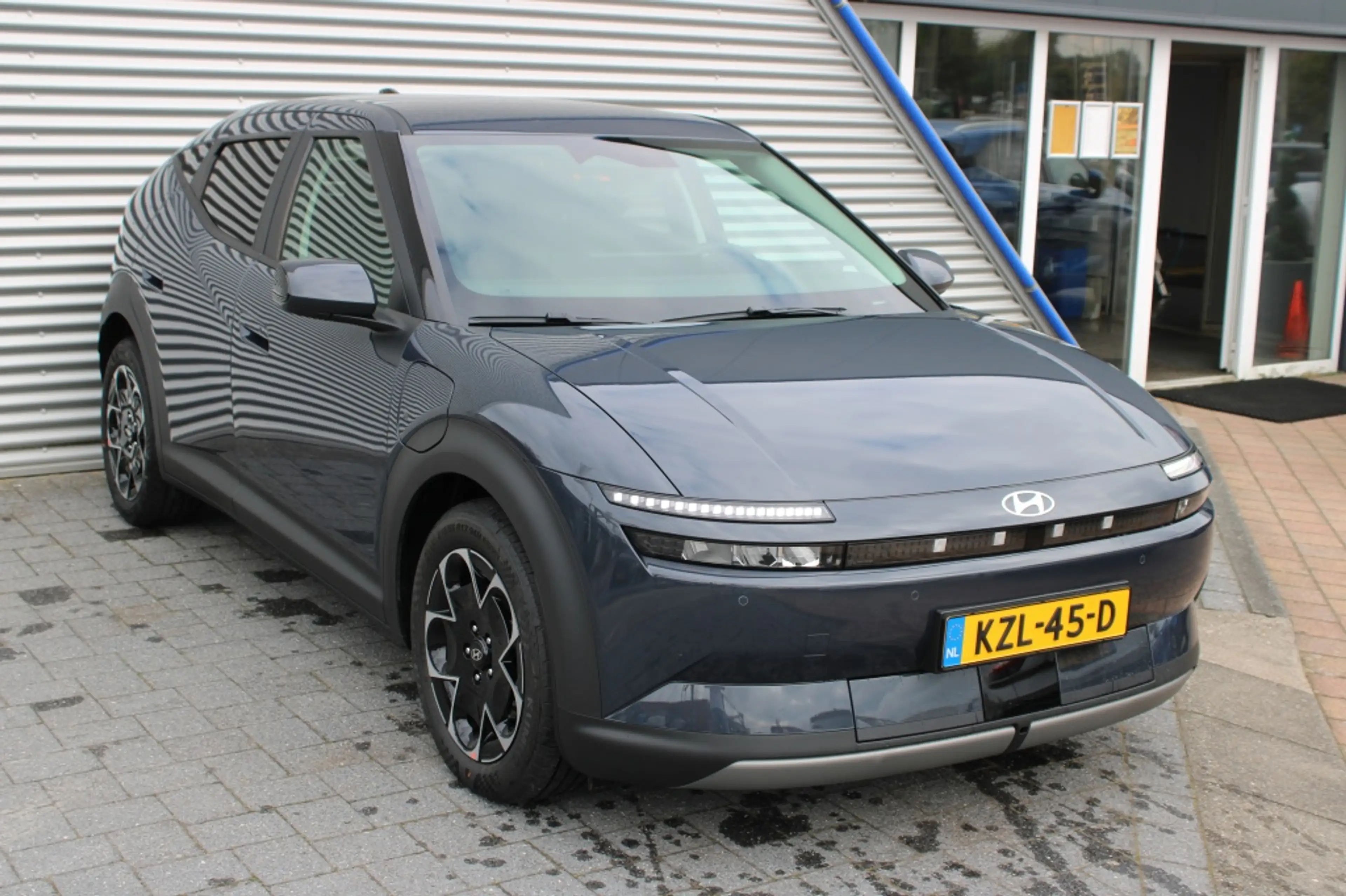Hyundai IONIQ 3 Vision 61 kWh | PLEOS Connect | Warmtepomp | Groot — photo 11