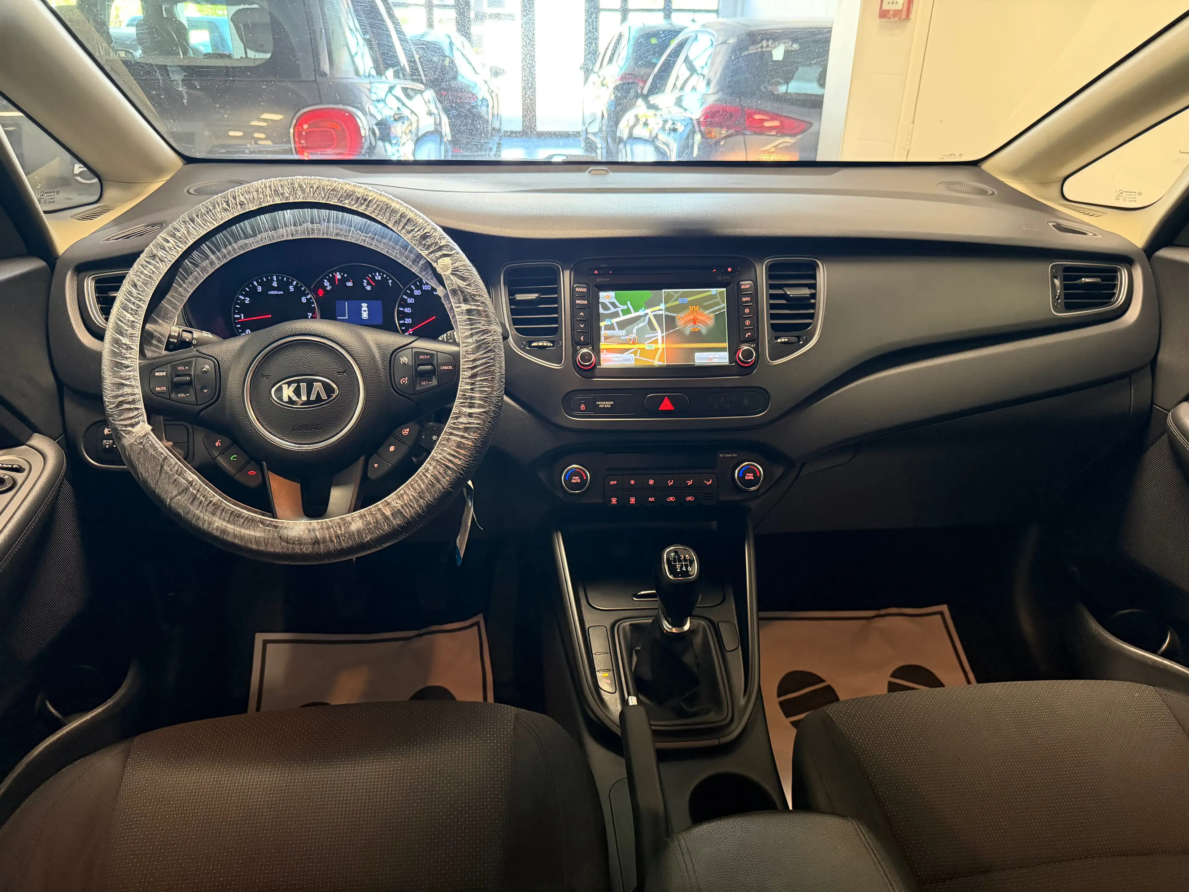 Kia Carens 1.6i Fusion 1 jaar garantie — photo 8