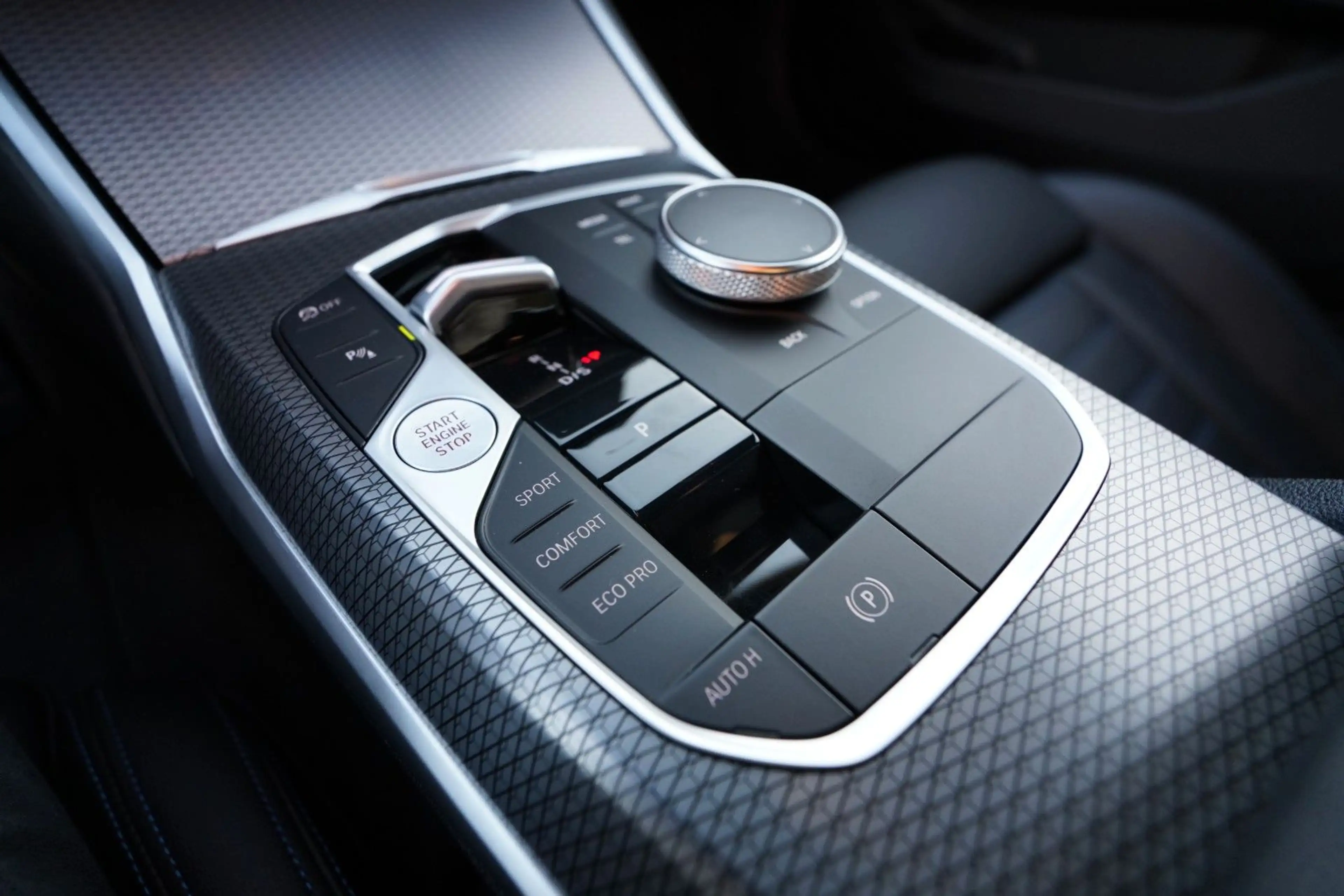 BMW 330 d*M Sport*1.Hand*Kamera*H&K*Memory*HUD*ACC — photo 13