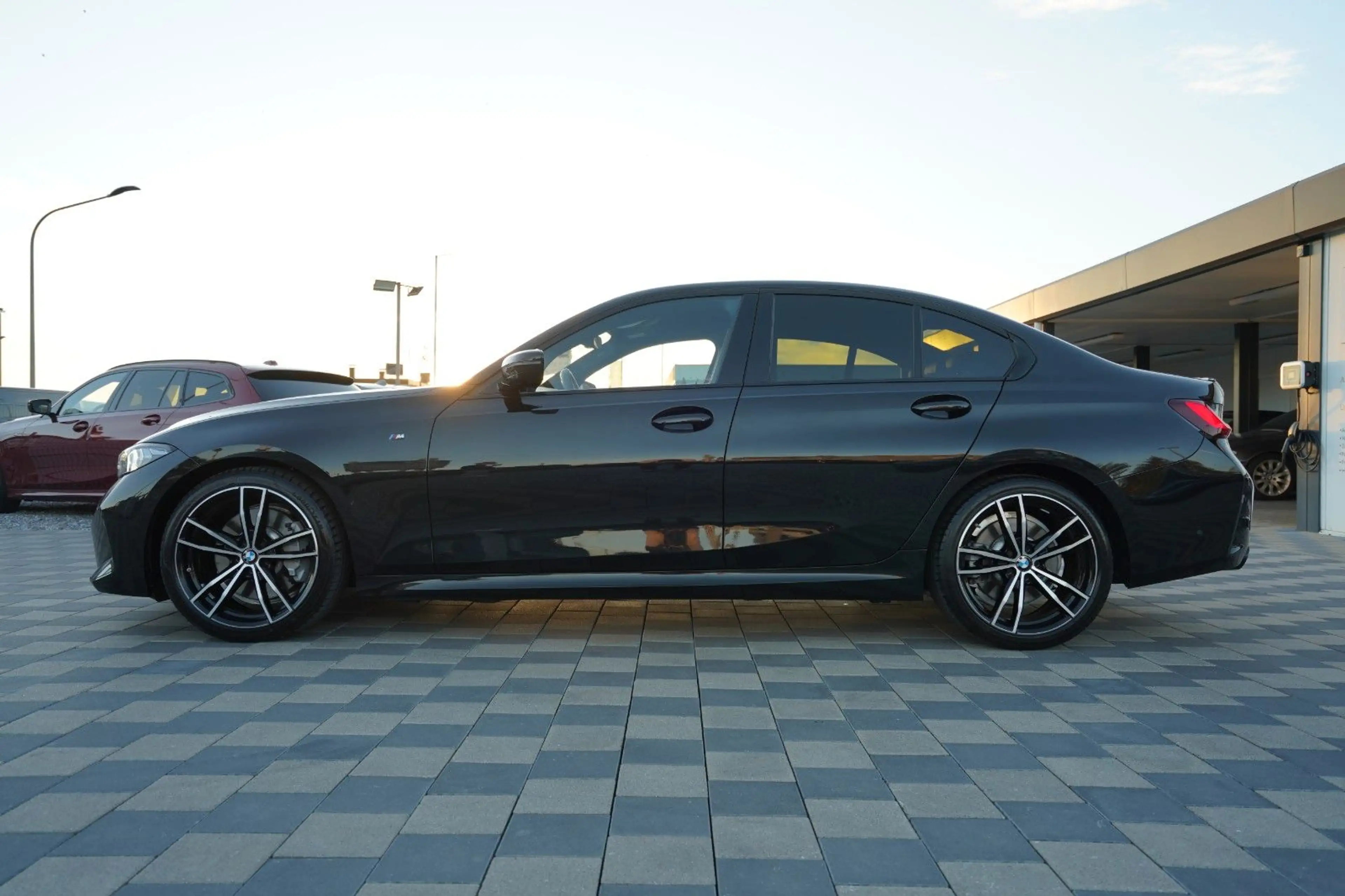 BMW 330 d*M Sport*1.Hand*Kamera*H&K*Memory*HUD*ACC — photo 8