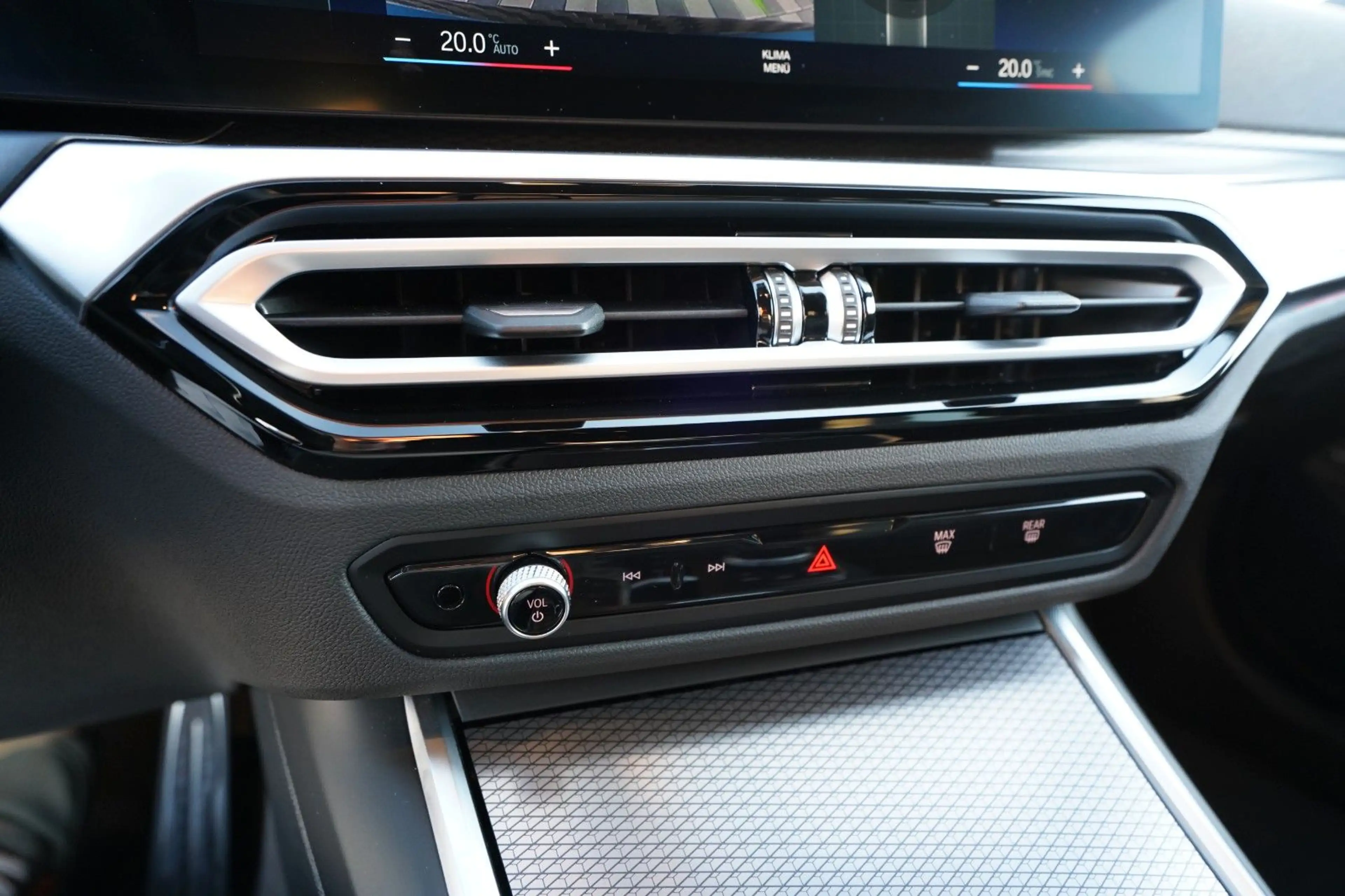 BMW 330 d*M Sport*1.Hand*Kamera*H&K*Memory*HUD*ACC — photo 15