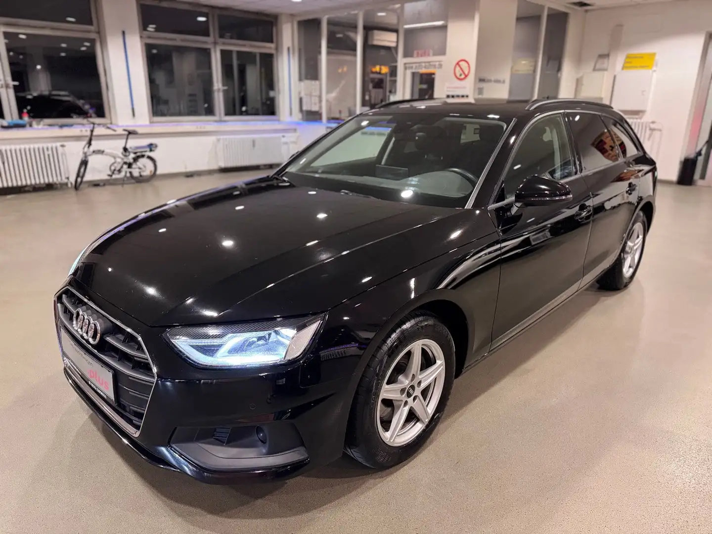 Audi A4 Avant 35 TDI advanced,S-tronic, NAVI+,LED SW, Noir - 2