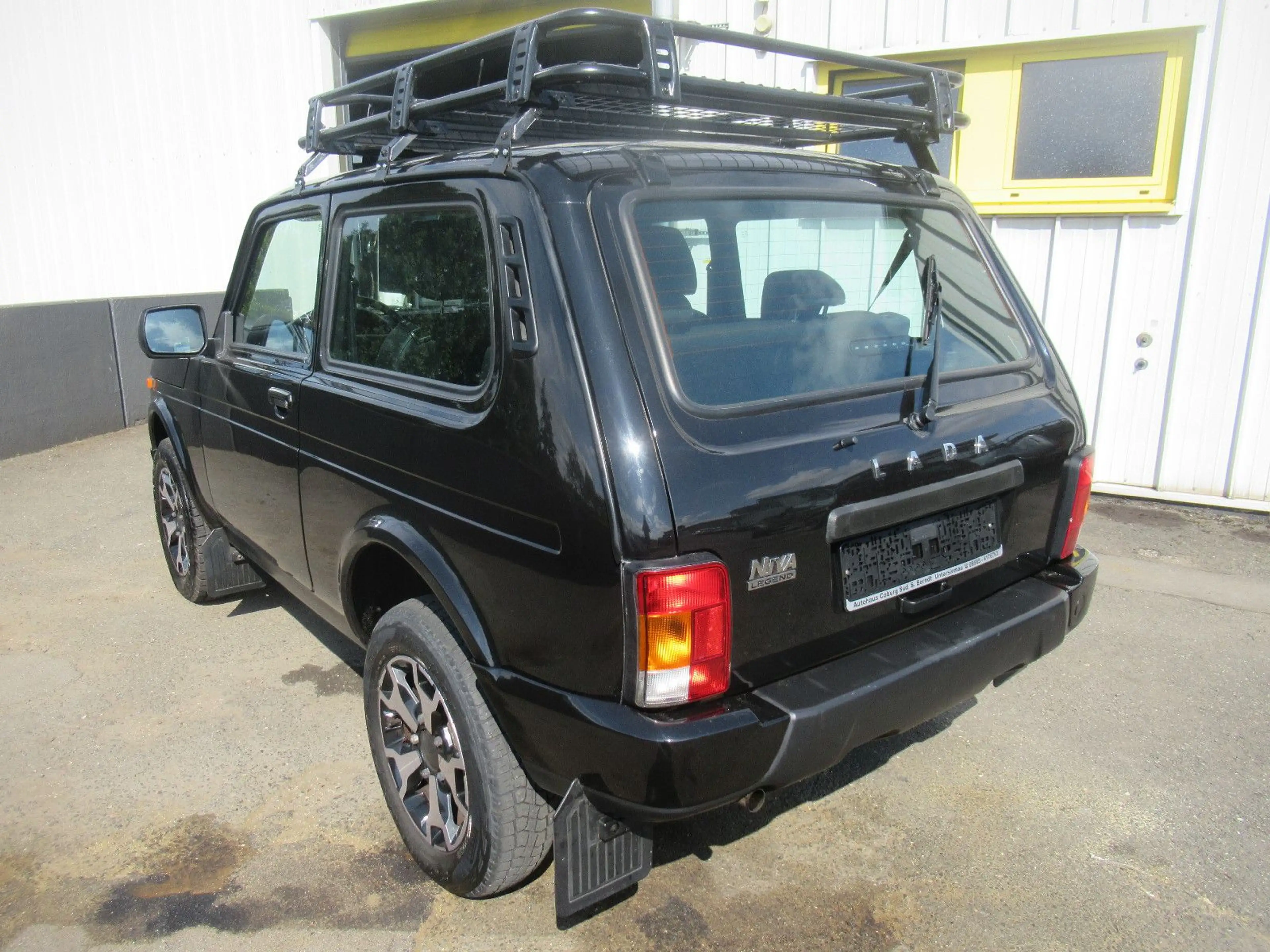 Lada Niva URBAN 4x4 KLIMA SHZG RADIO BLACK EDITION — photo 7