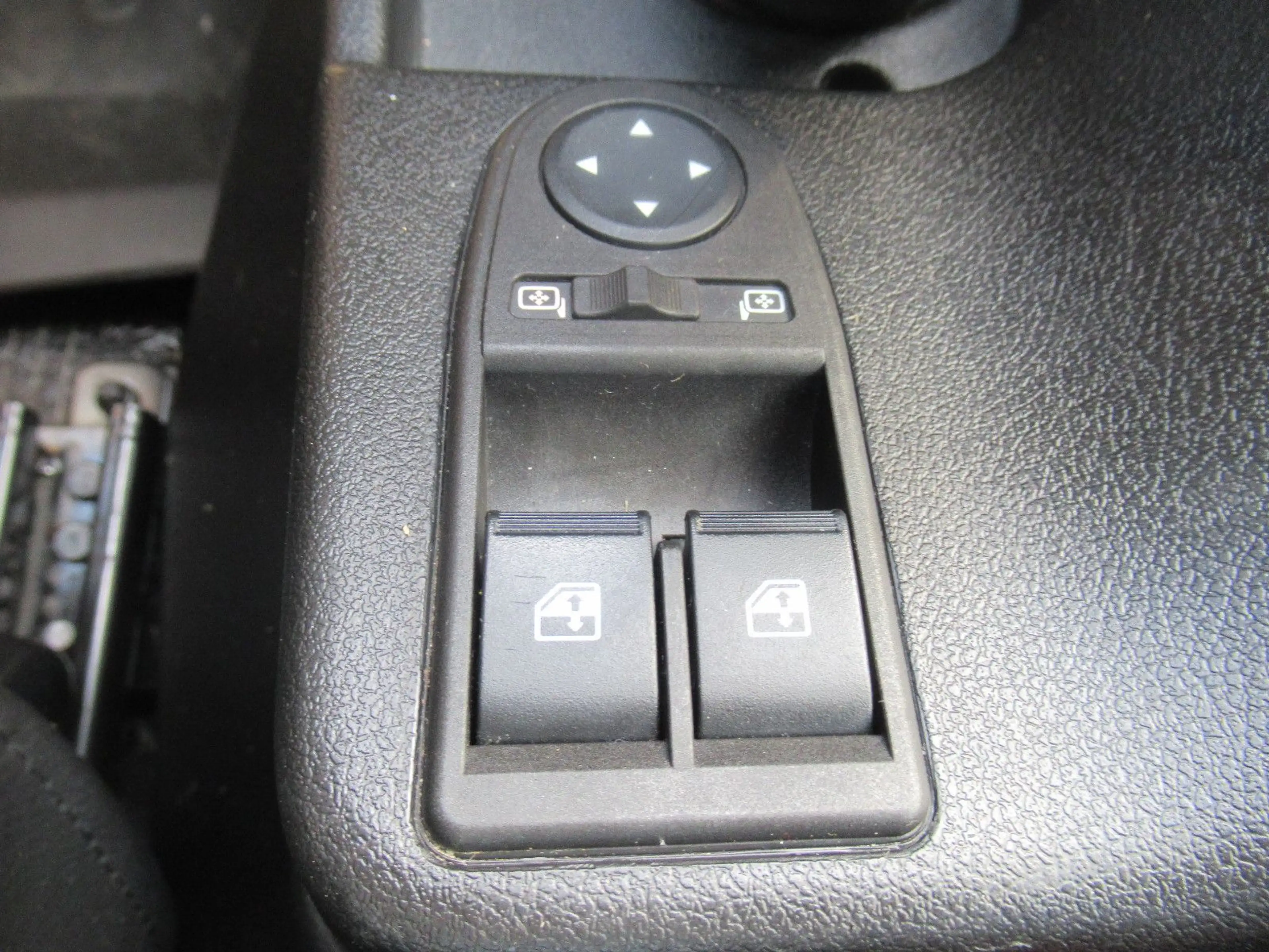 Lada Niva URBAN 4x4 KLIMA SHZG RADIO BLACK EDITION — photo 15