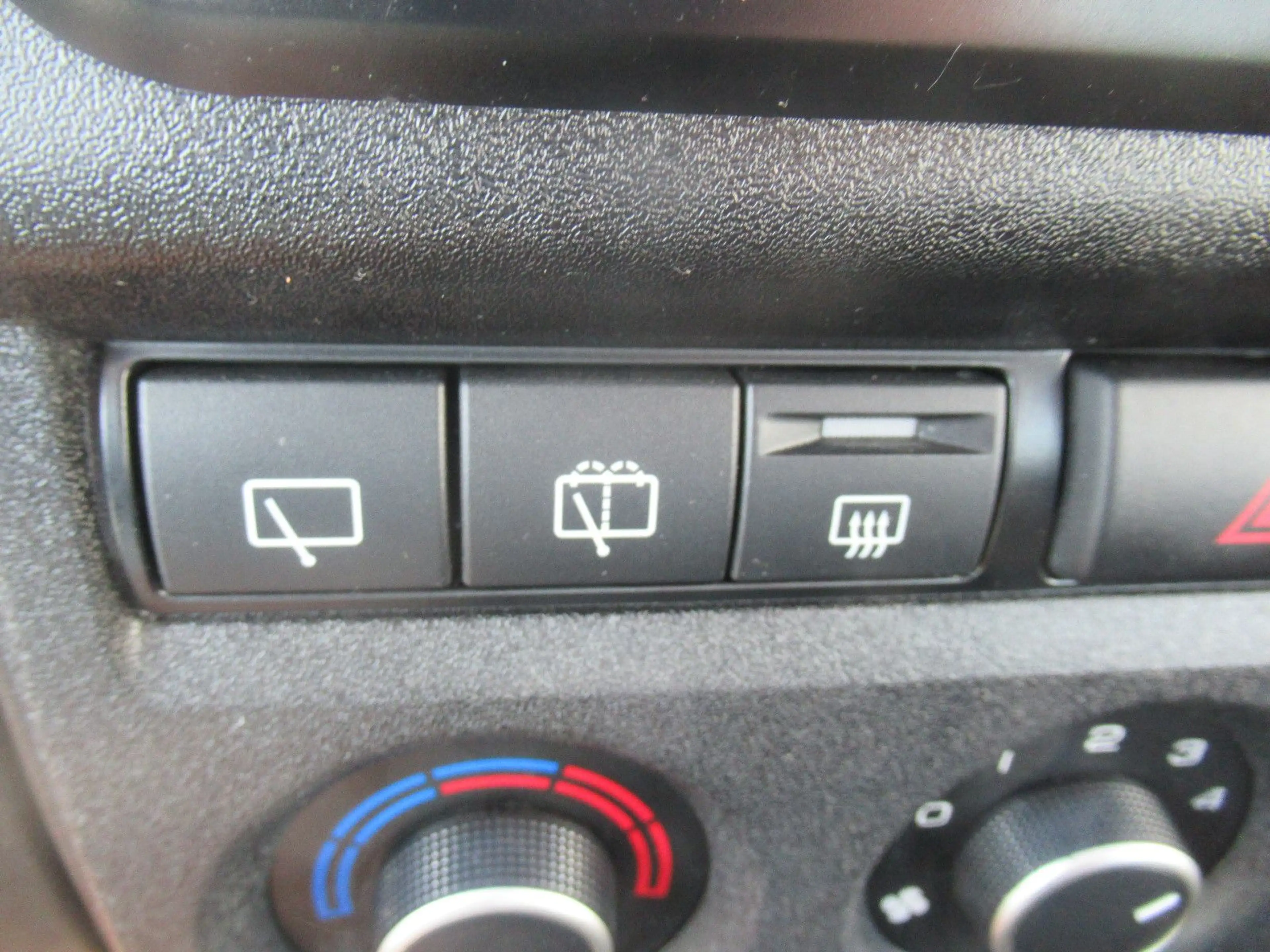 Lada Niva URBAN 4x4 KLIMA SHZG RADIO BLACK EDITION — photo 9