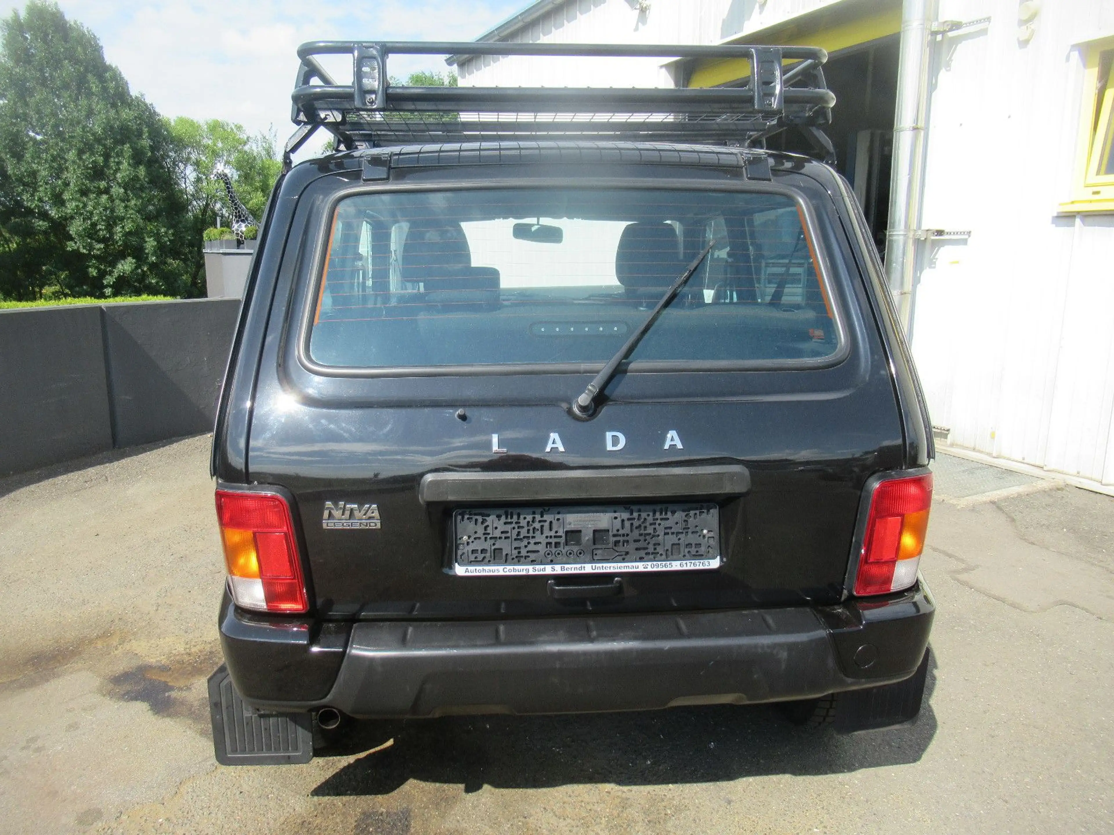 Lada Niva URBAN 4x4 KLIMA SHZG RADIO BLACK EDITION — photo 6