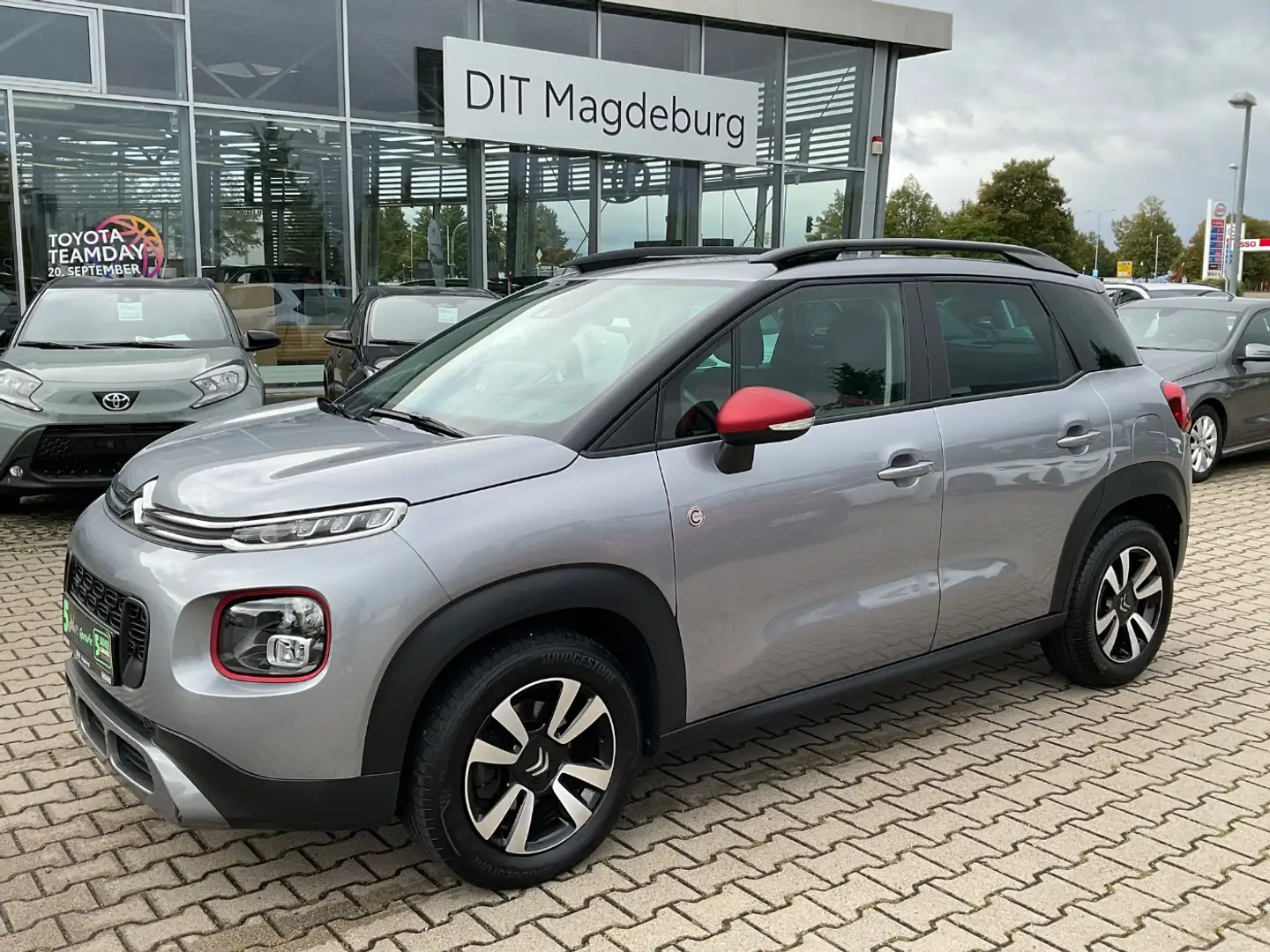 Citroen C3 Aircross 1.2 C-Series AHK+SHZ+LM+Carplay Grijs - 2