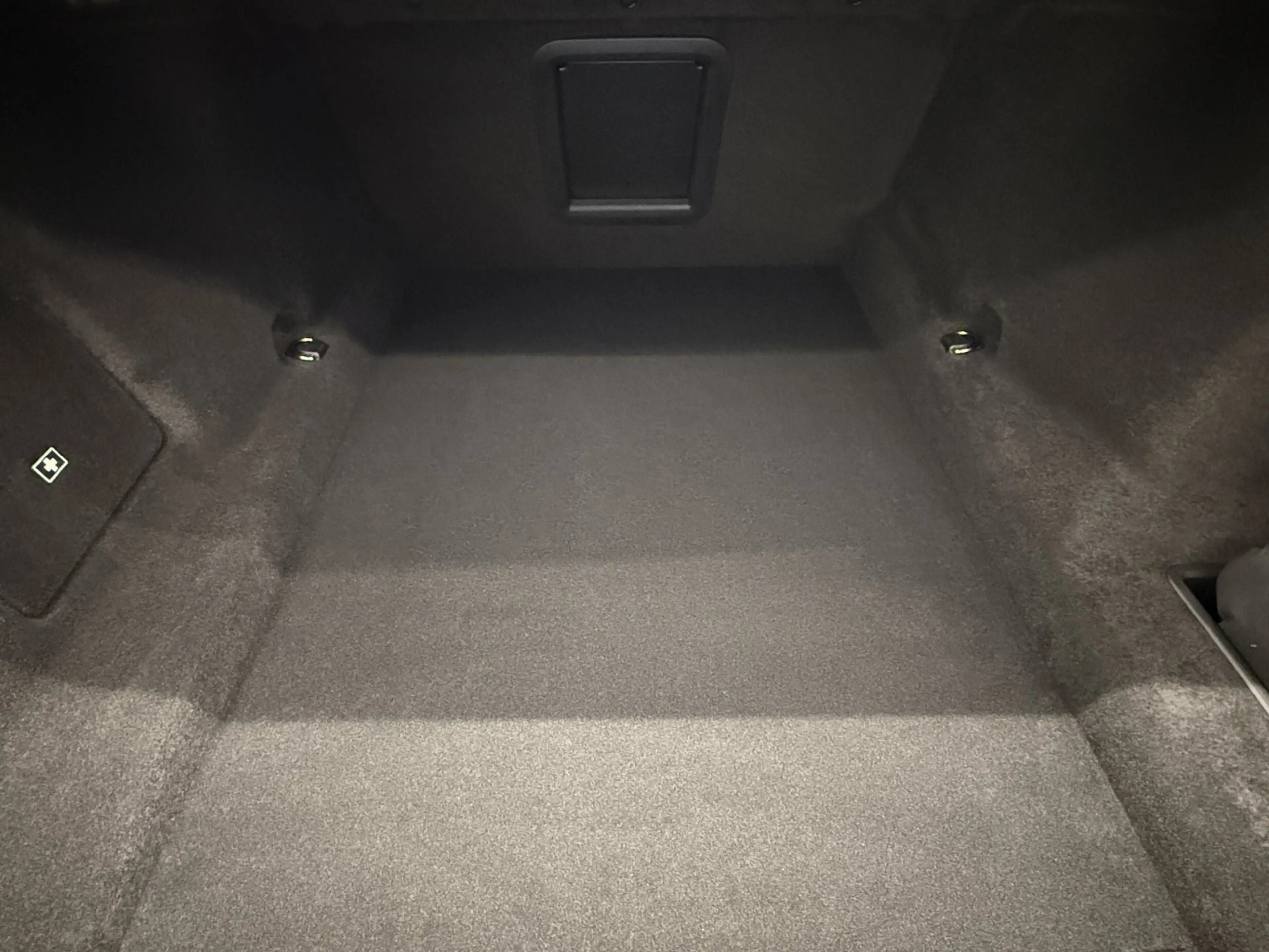BMW 740 xDrive — photo 14