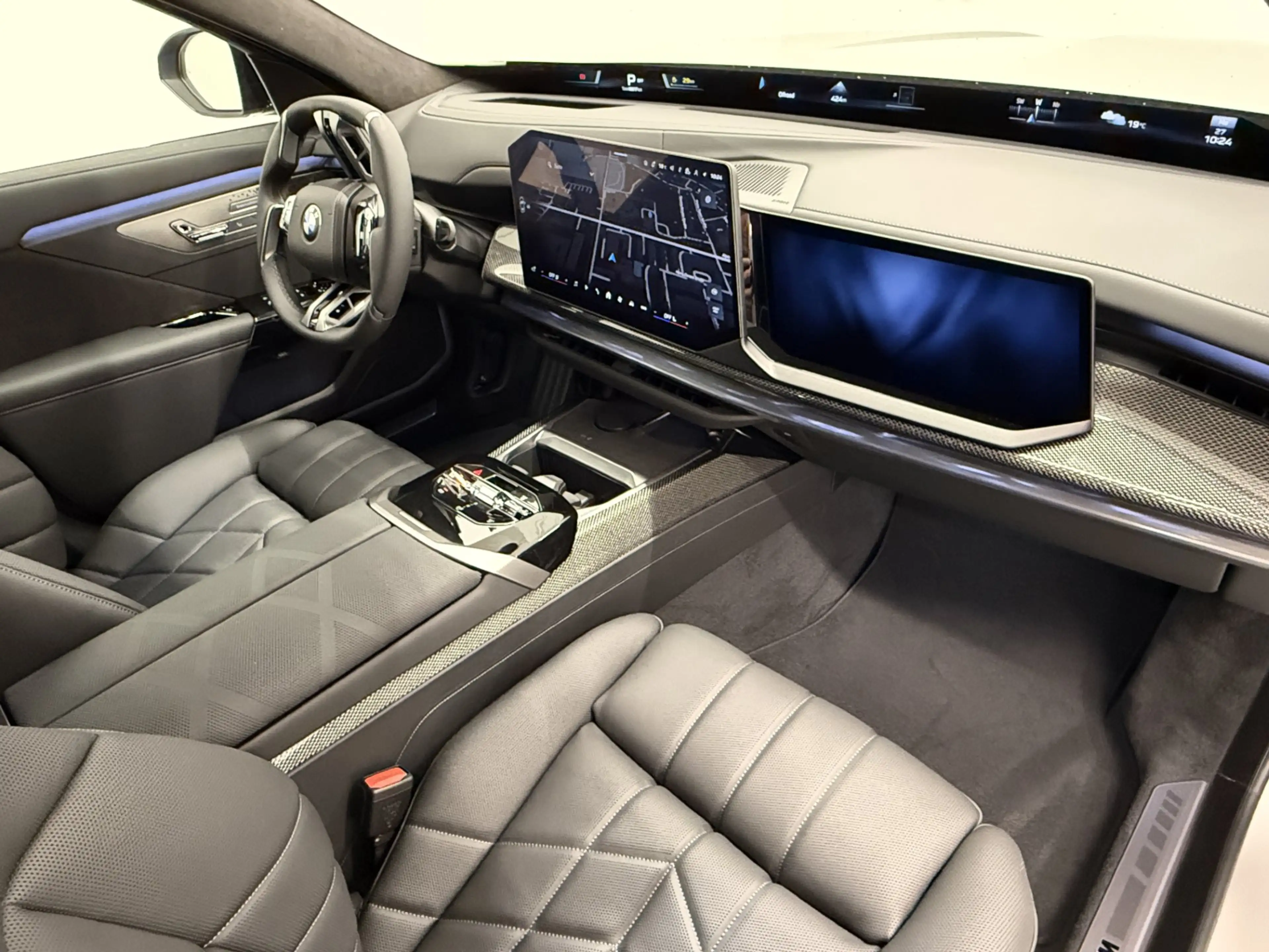 BMW 740 xDrive — photo 5