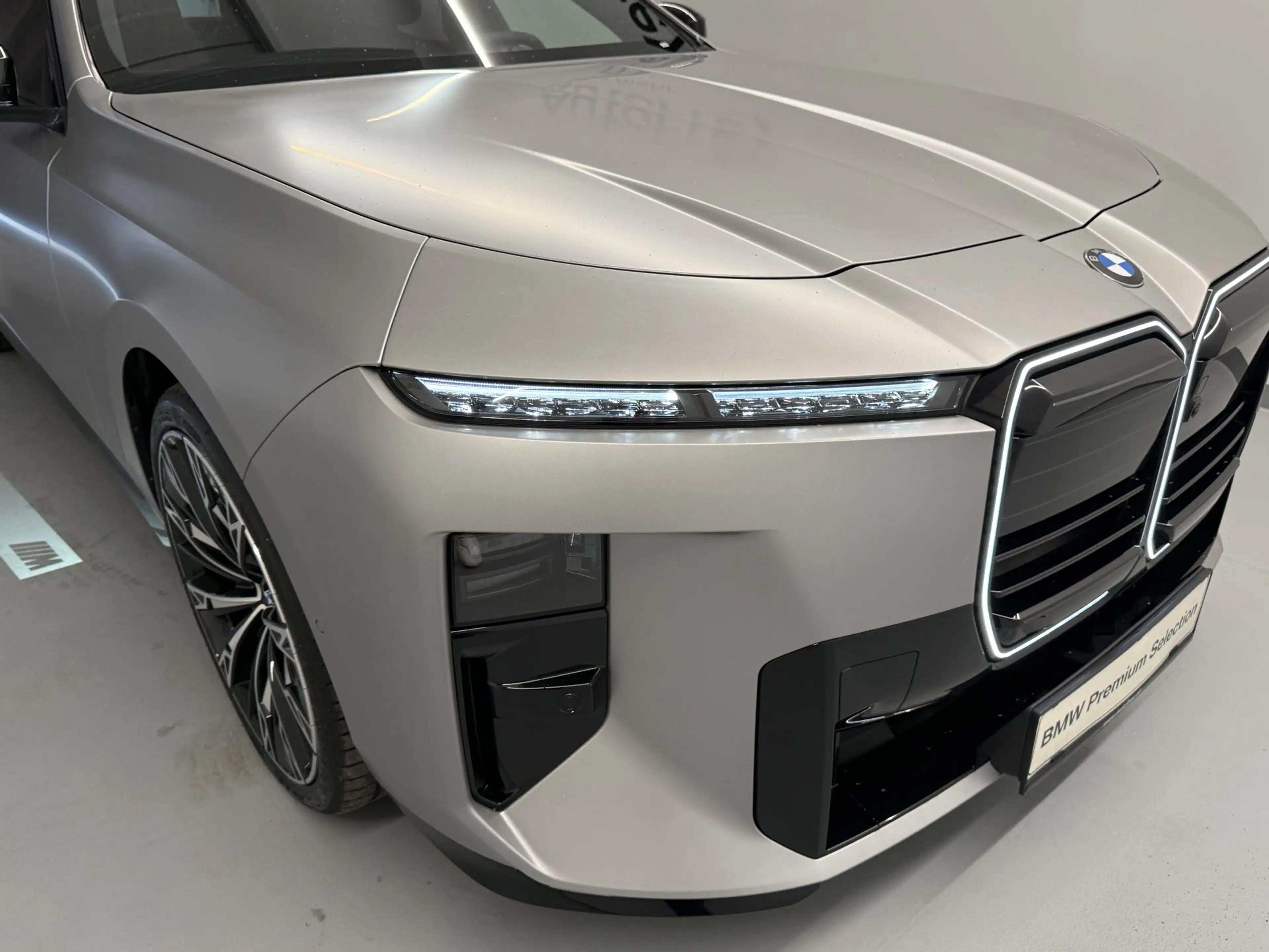 BMW 740 xDrive — photo 15