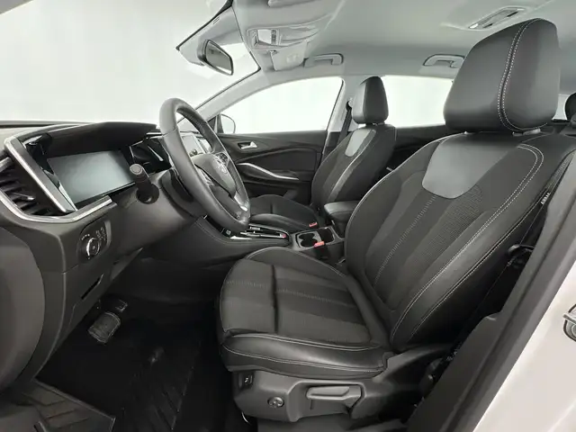 Opel Grandland view 7