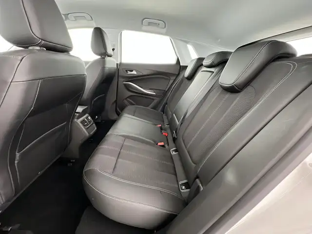 Opel Grandland view 8