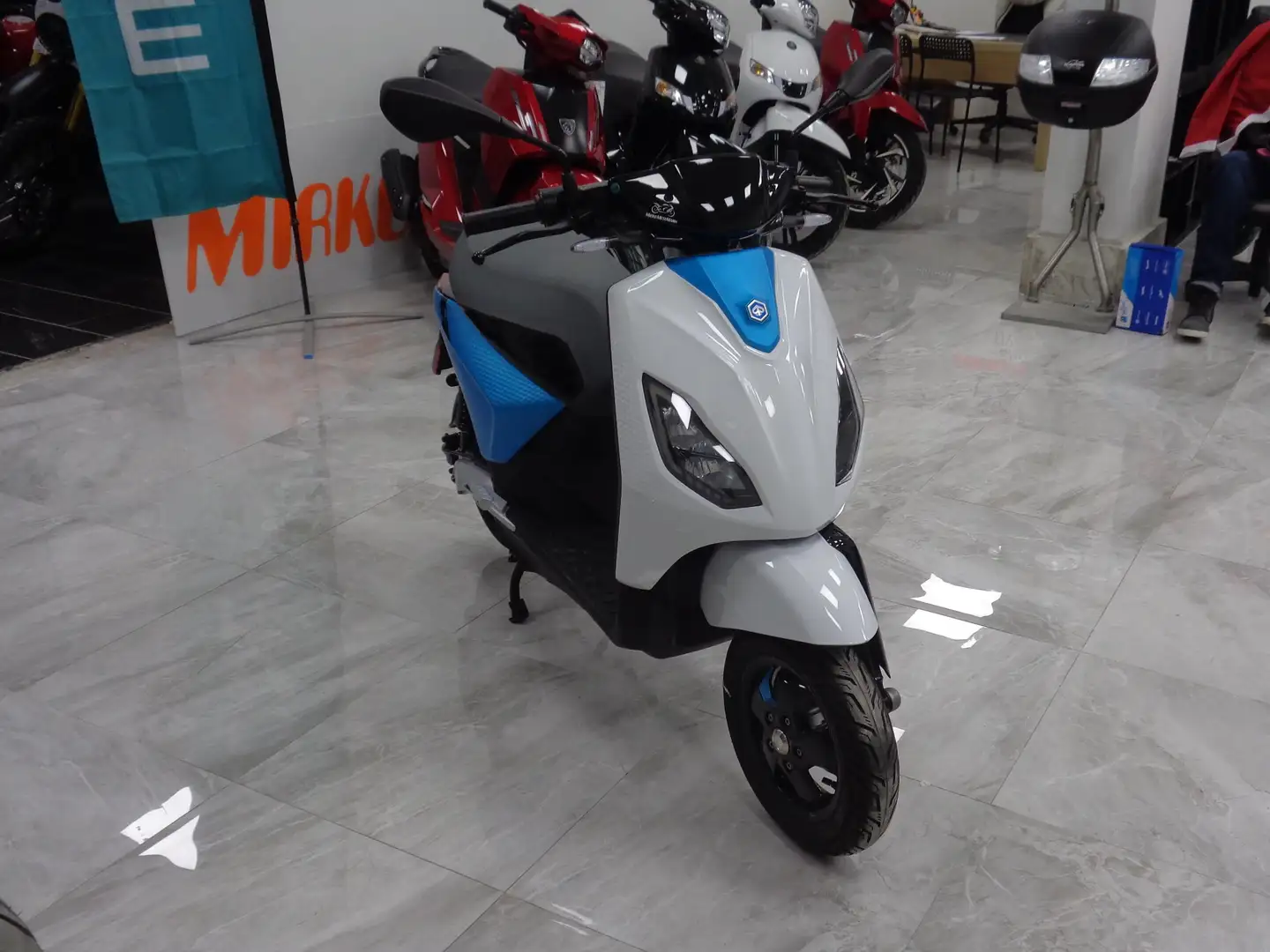 Piaggio PIAGGIO ONE ACTIVE - SUPER PROMO GENNAIO Bianco - 1