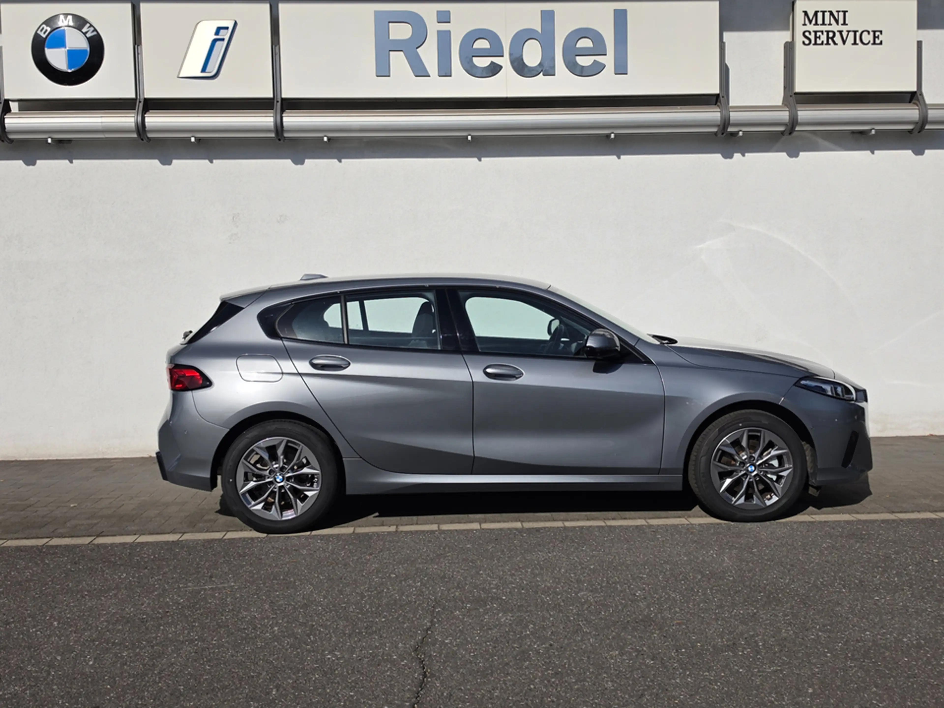 BMW 114 120d Steptronic *ab 1,49% eff.*adapLED*Head-Up* — photo 2