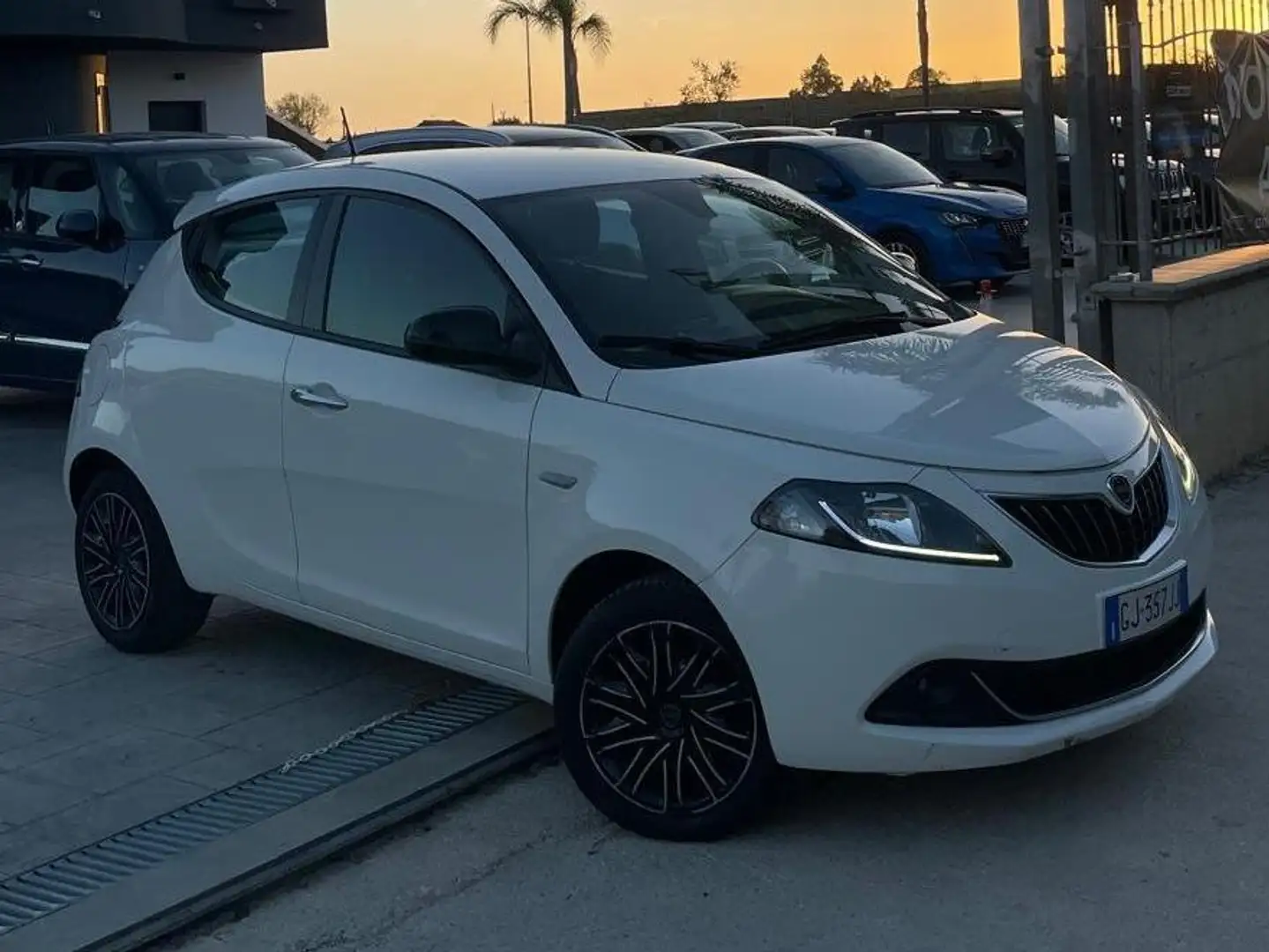 Lancia Ypsilon Ypsilon 1.0 firefly hybrid Gold Plus s Bianco - 2