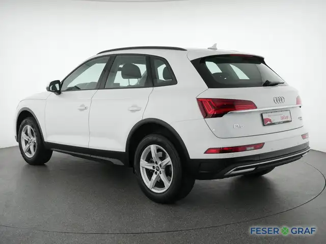 Audi Q5 view 13