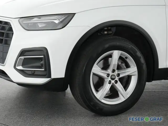 Audi Q5 view 15