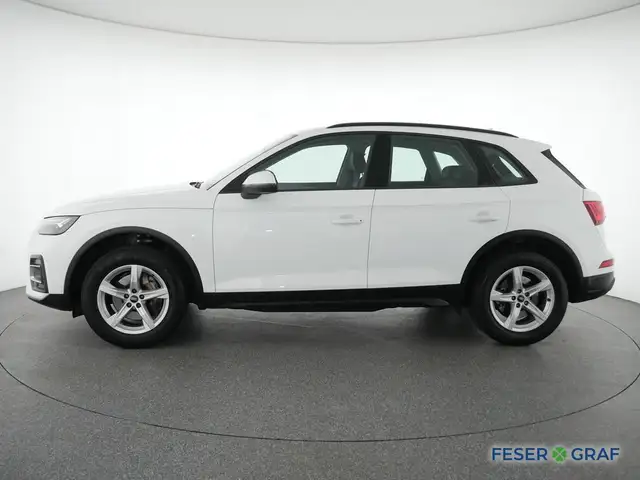 Audi Q5 view 14