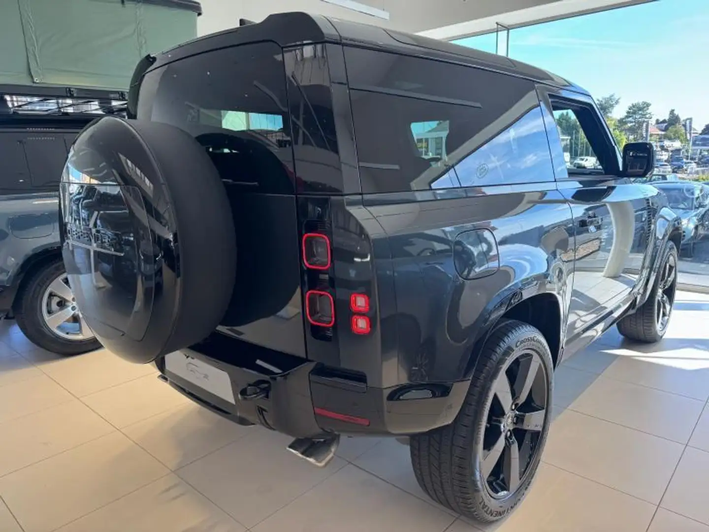 Land Rover Defender 90 V8 P525 Edition Grigio - 2