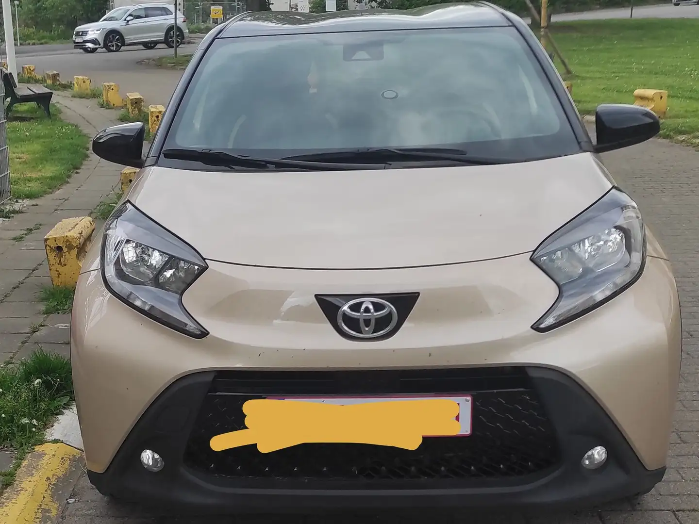Toyota Aygo X Ab7(jp/kgb70)(h) Beige - 2