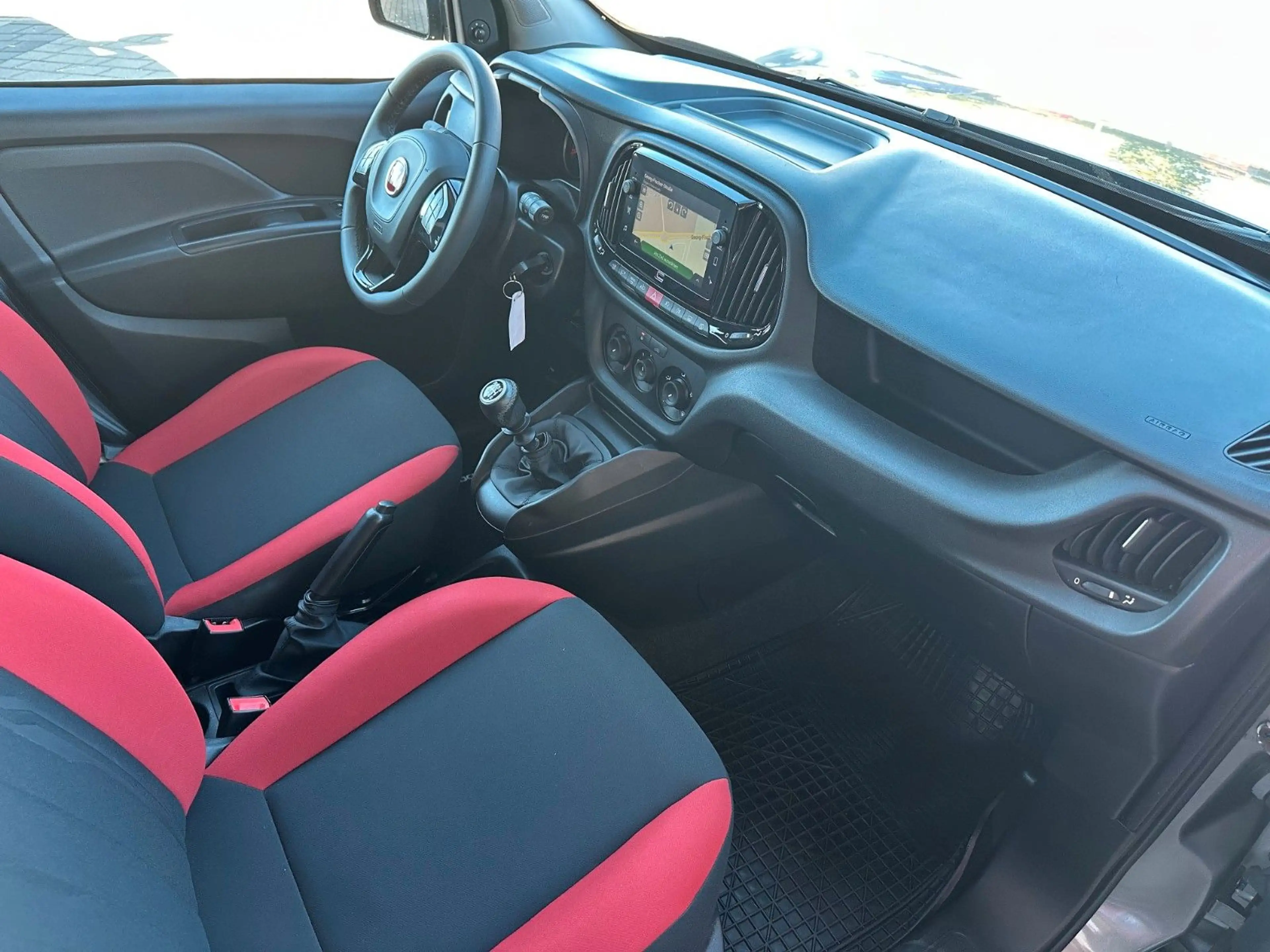 Fiat Doblo Doblò SX Kombi, NAVI, APPLE, ALLWETTER — photo 11