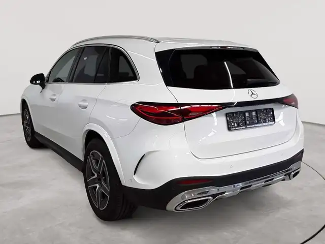 Mercedes-Benz GLC view 5