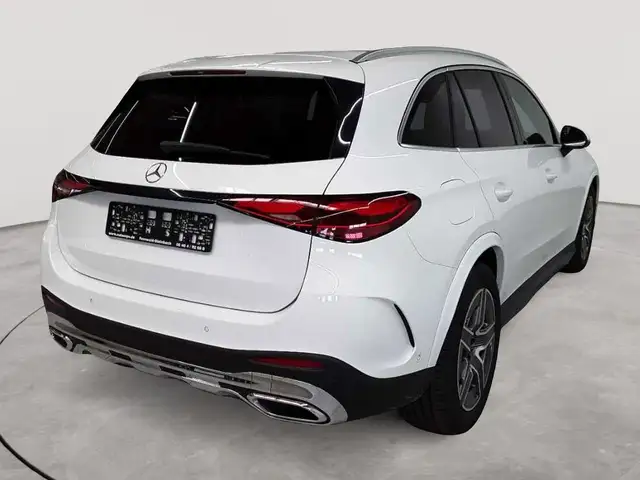 Mercedes-Benz GLC view 4