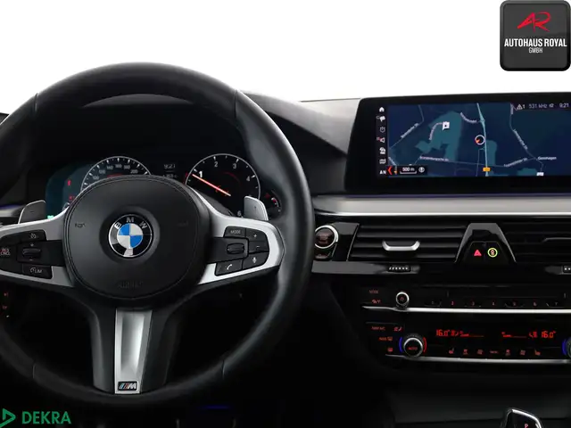 BMW 5 Series view 9