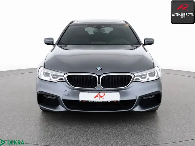 BMW 5 Series view 8