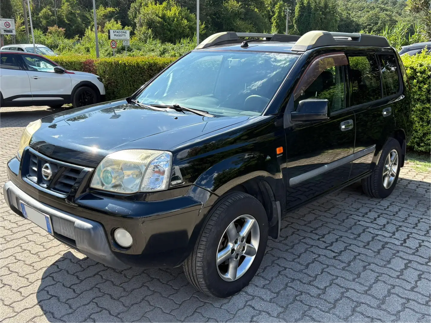 Nissan X-Trail X-Trail 2.2 td-di Adventure *4X4* Negru - 1