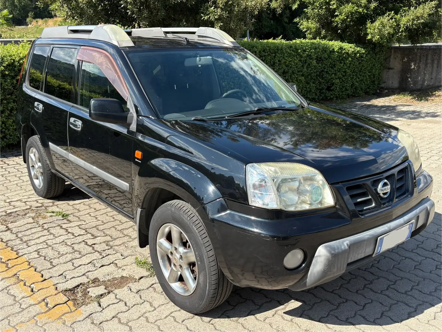 Nissan X-Trail X-Trail 2.2 td-di Adventure *4X4* Negru - 2