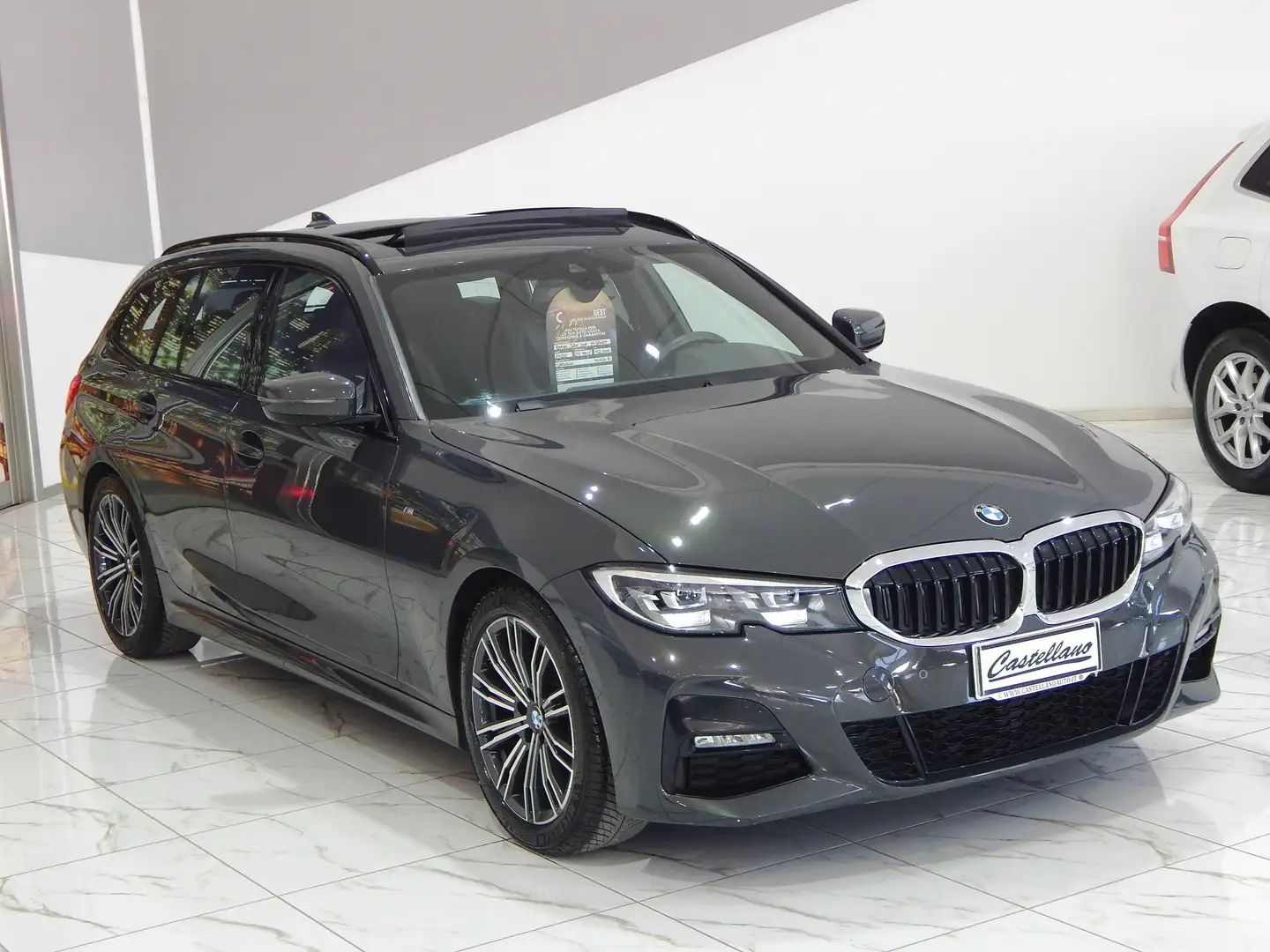 BMW 320 d Touring MSport Aut. TETTO-NAVI-PELLE-RADAR-LED Grigio - 2