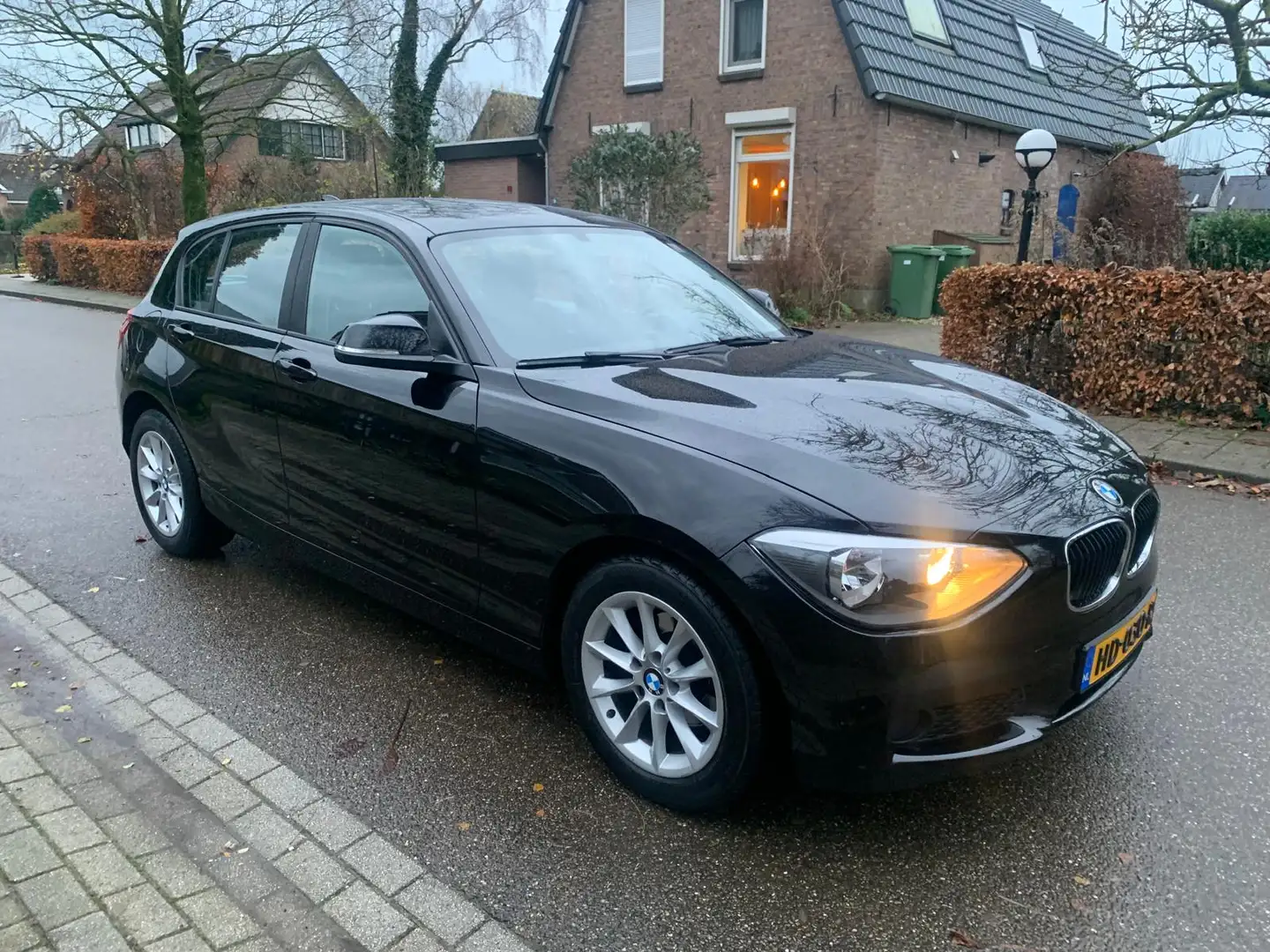 BMW 116 1-serie 116i Zwart - 2