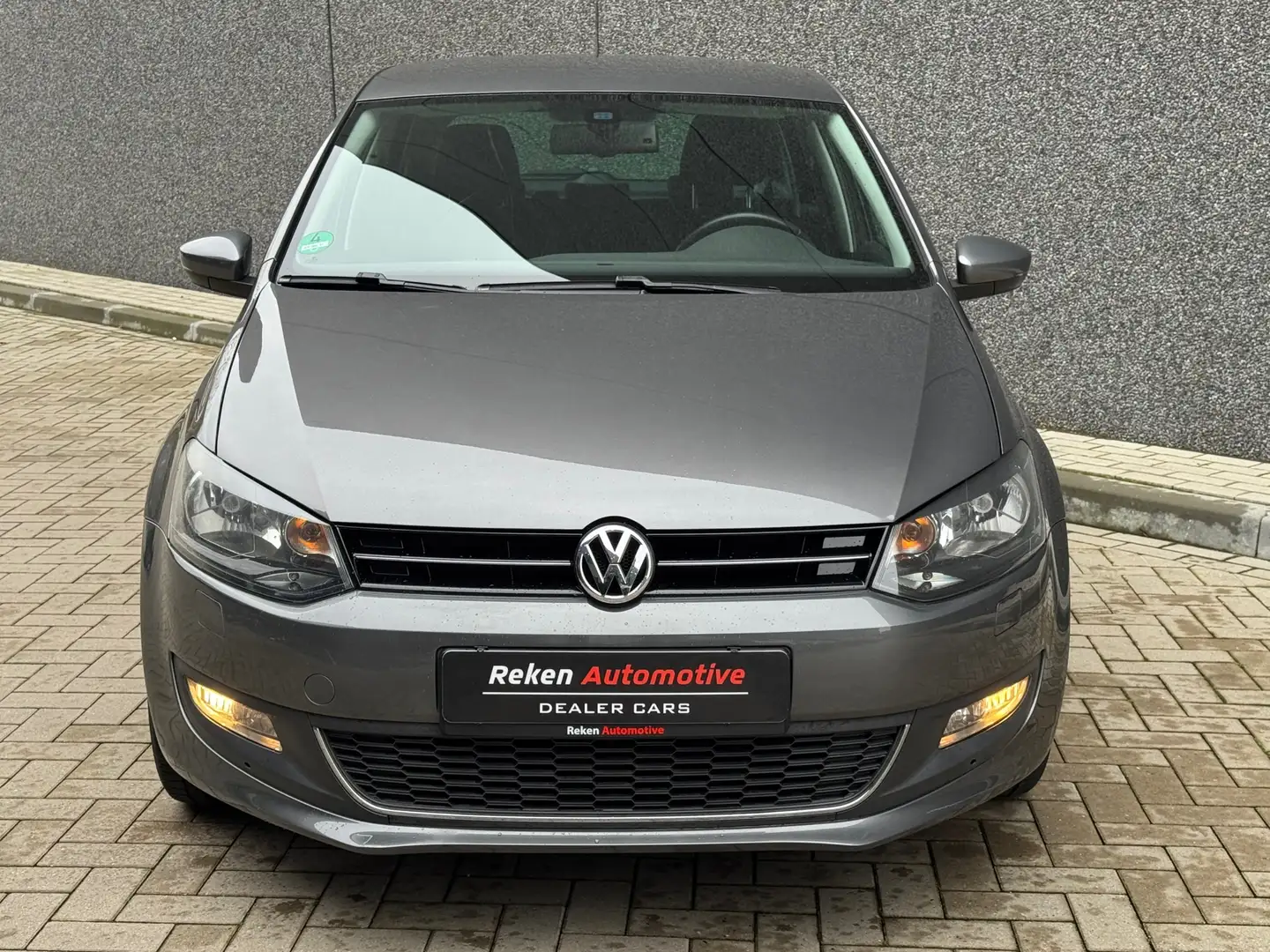 Volkswagen Polo 1.2 TSI Life Edition Cruise Clima Carplay Grau - 2