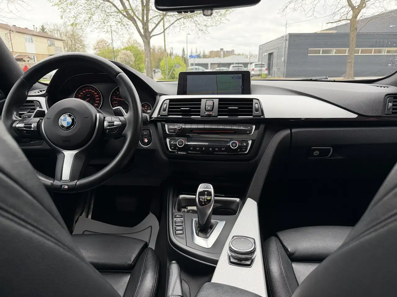 BMW 4 Series снимка BMW 4 Series