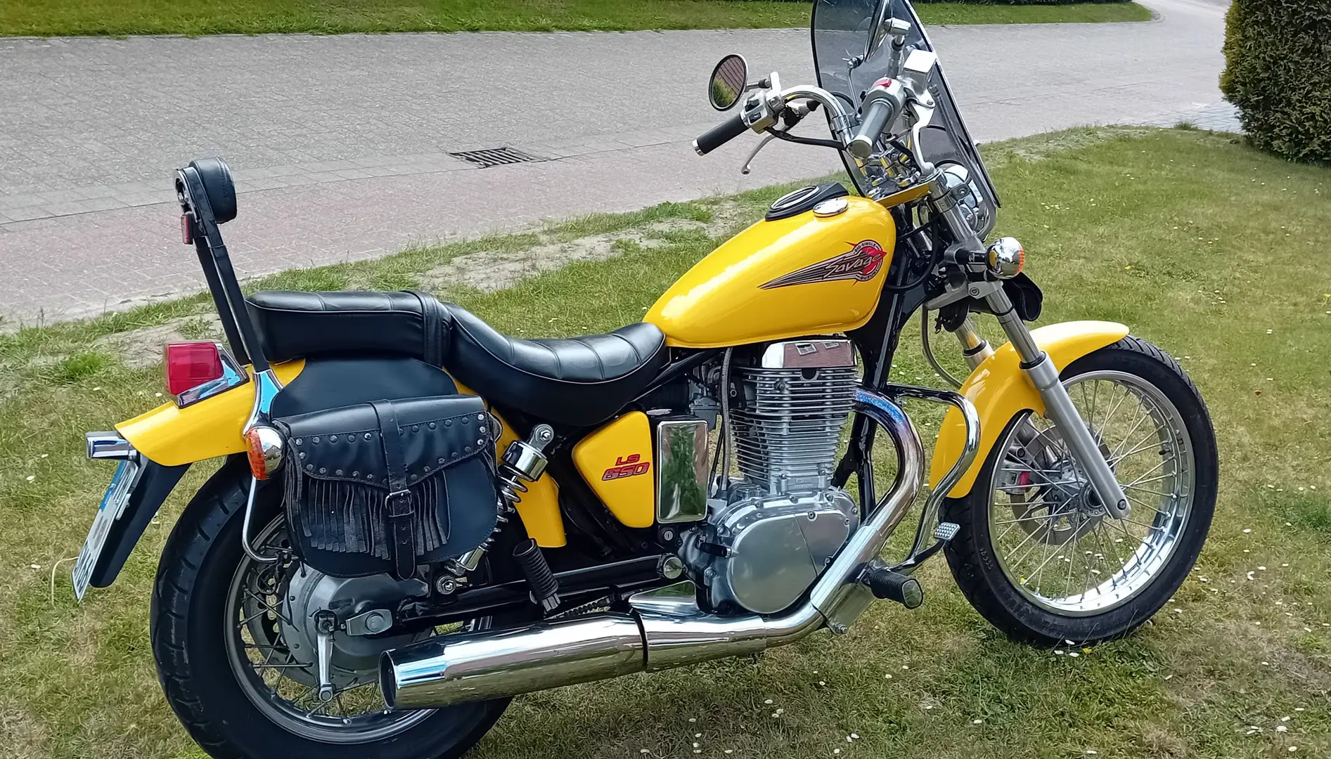Suzuki LS 650 Amarillo - 1