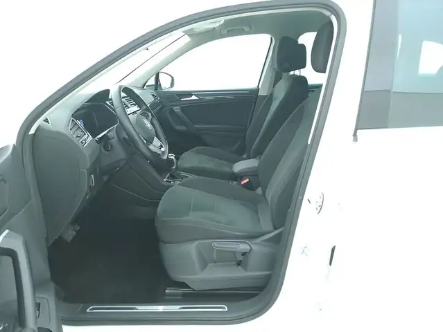 Volkswagen Tiguan view 10