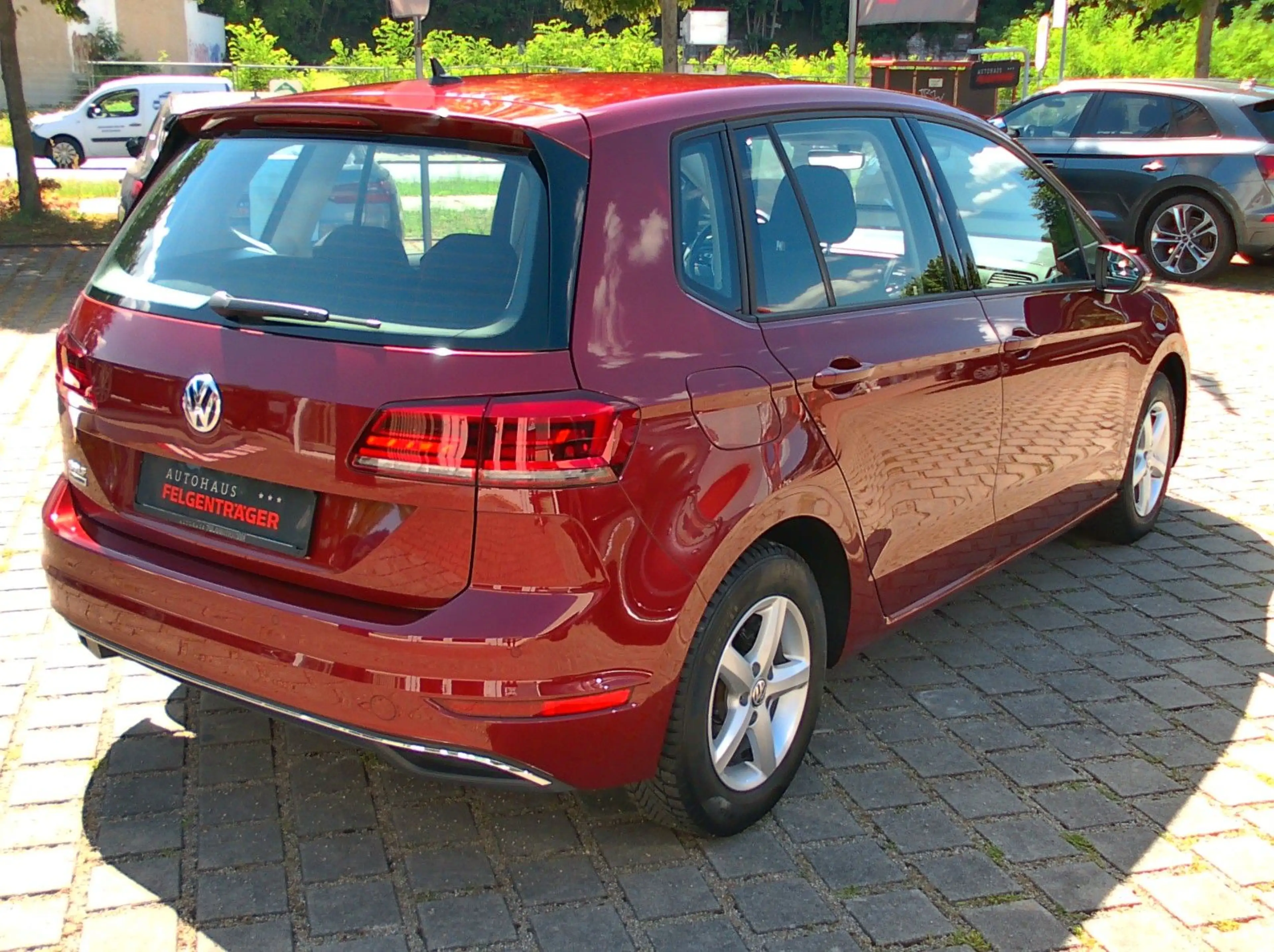 Volkswagen Golf Sportsvan 1.0 TSI DSG — photo 6