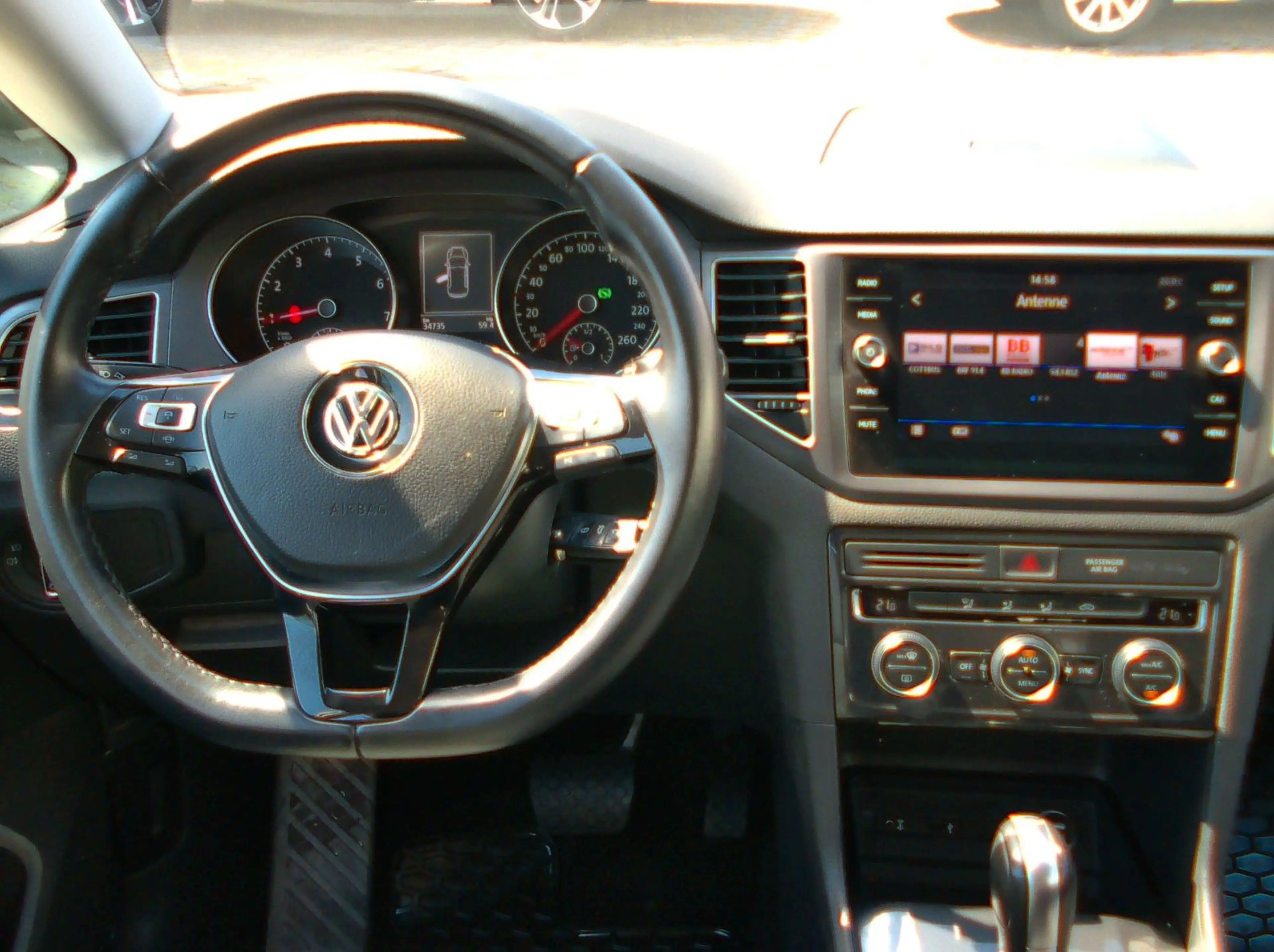 Volkswagen Golf Sportsvan 1.0 TSI DSG — photo 9