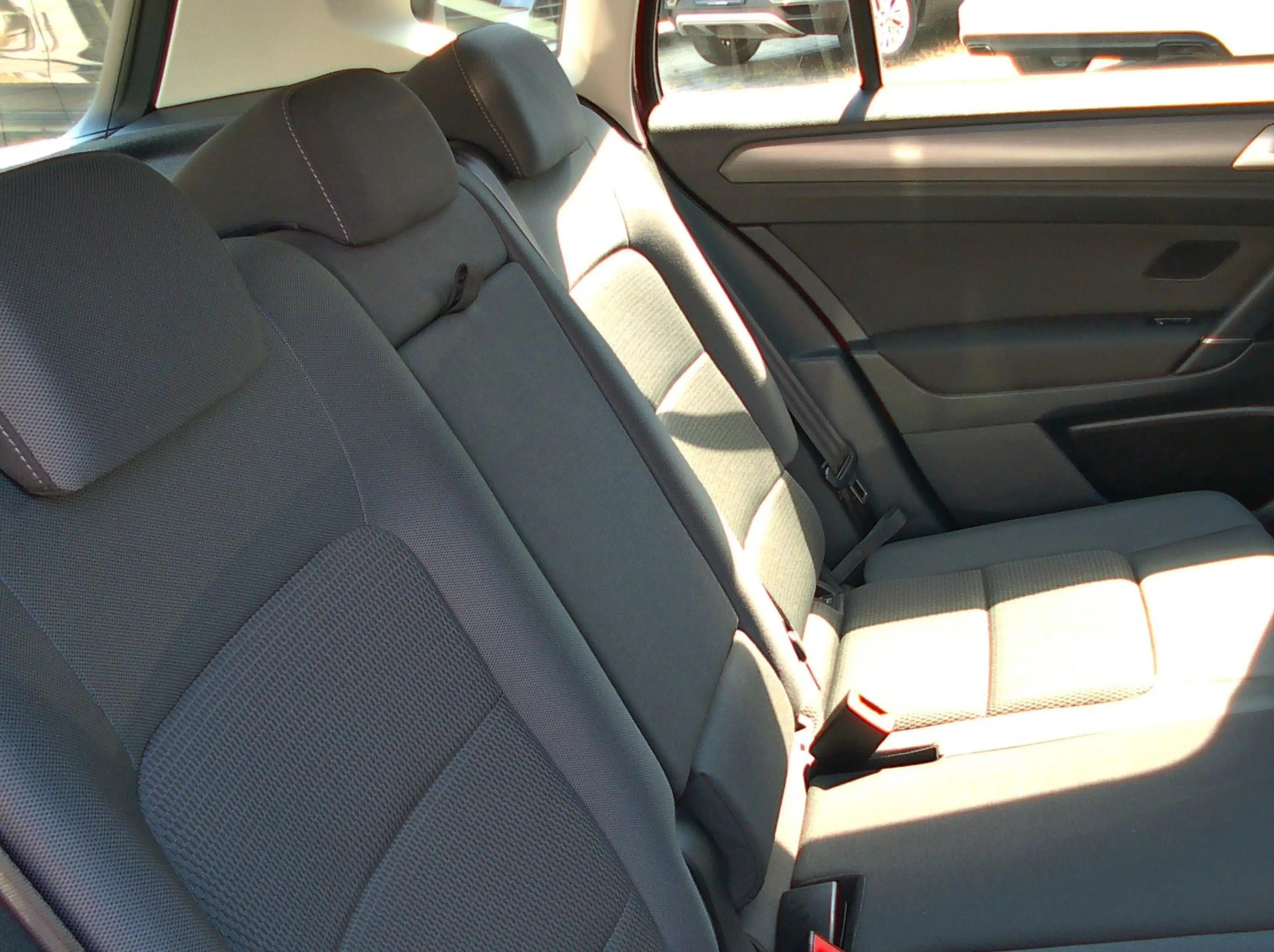 Volkswagen Golf Sportsvan 1.0 TSI DSG — photo 15