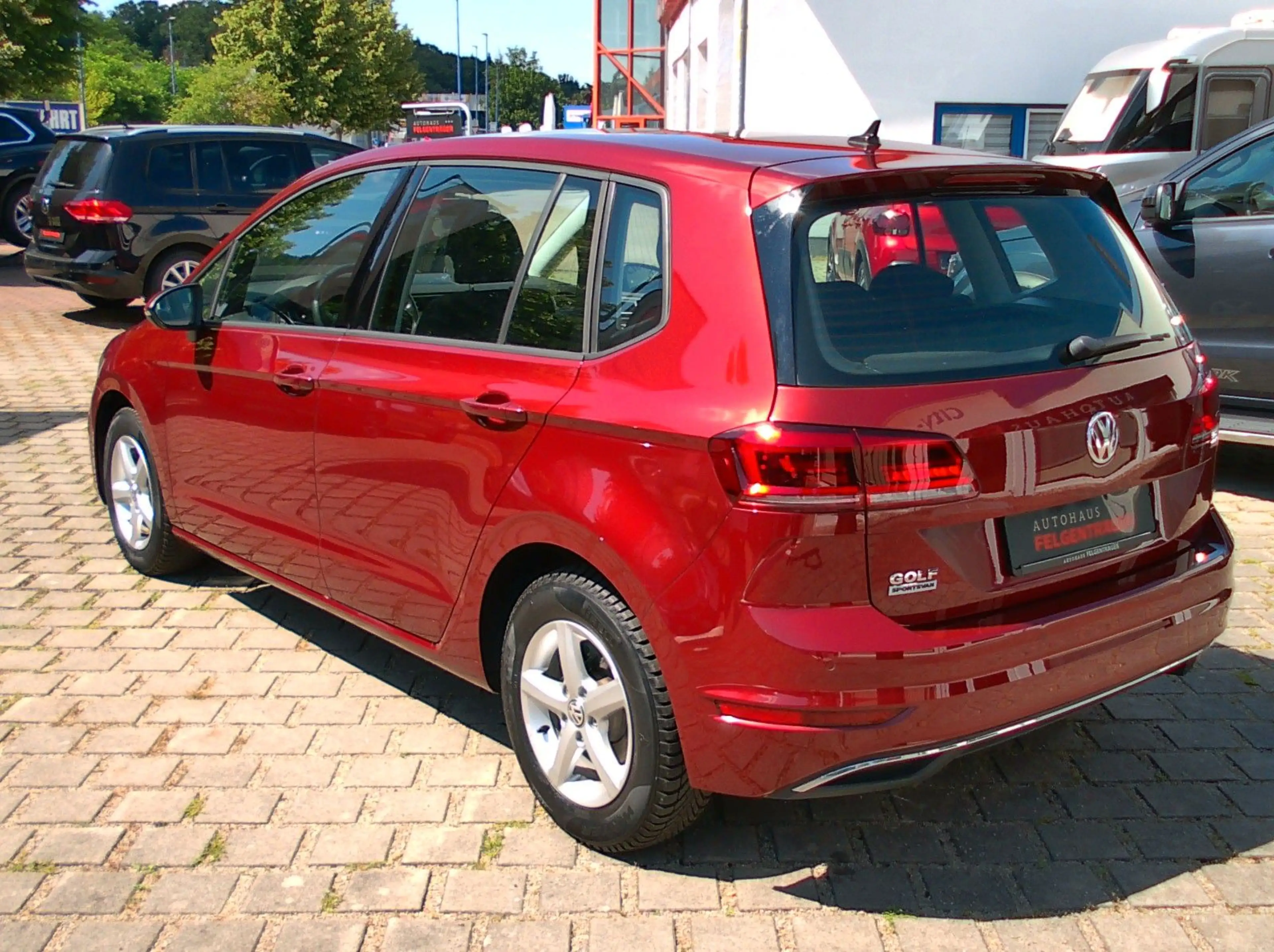Volkswagen Golf Sportsvan 1.0 TSI DSG — photo 4