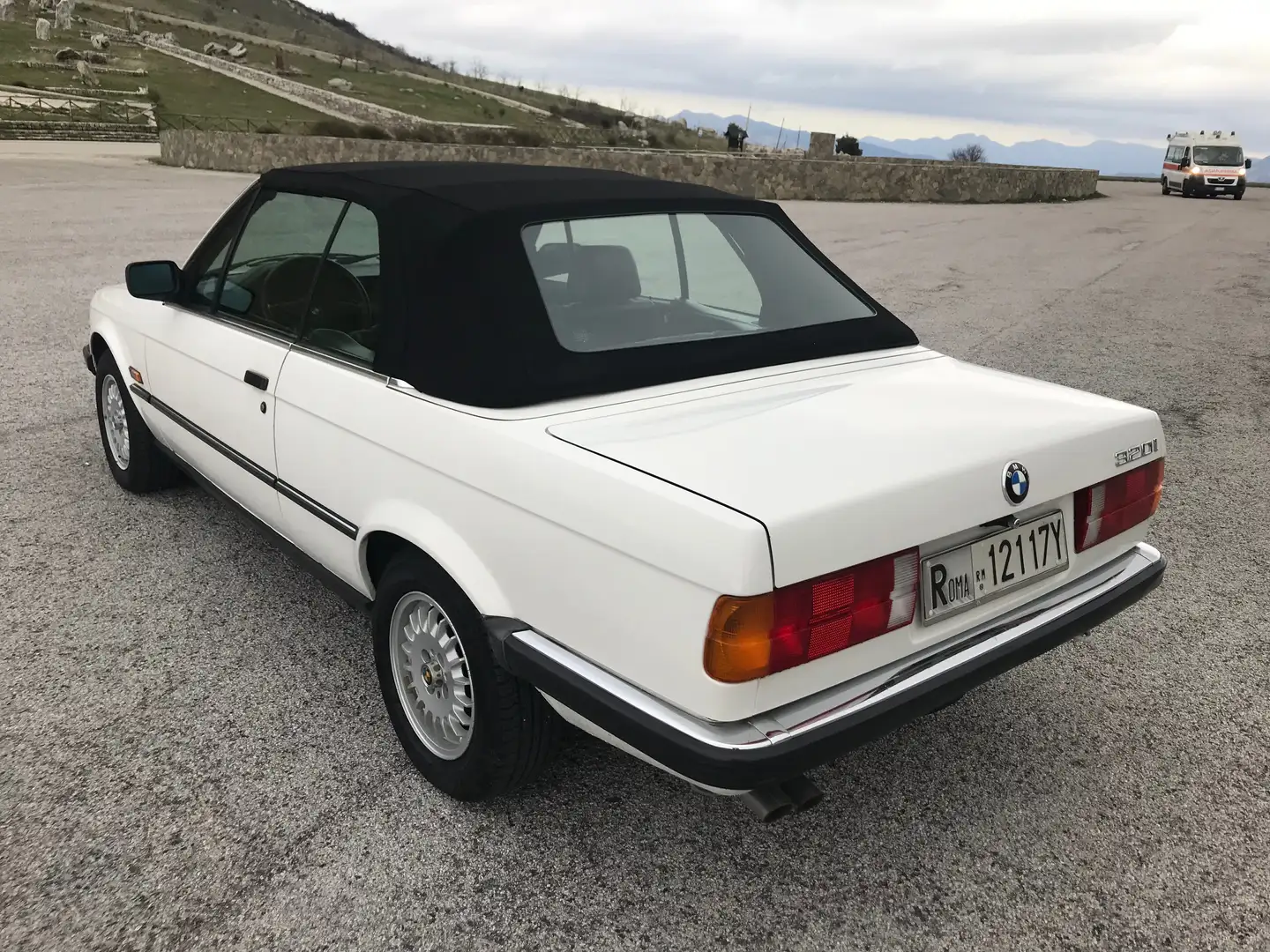 BMW 320 320i Cabrio Bianco - 2